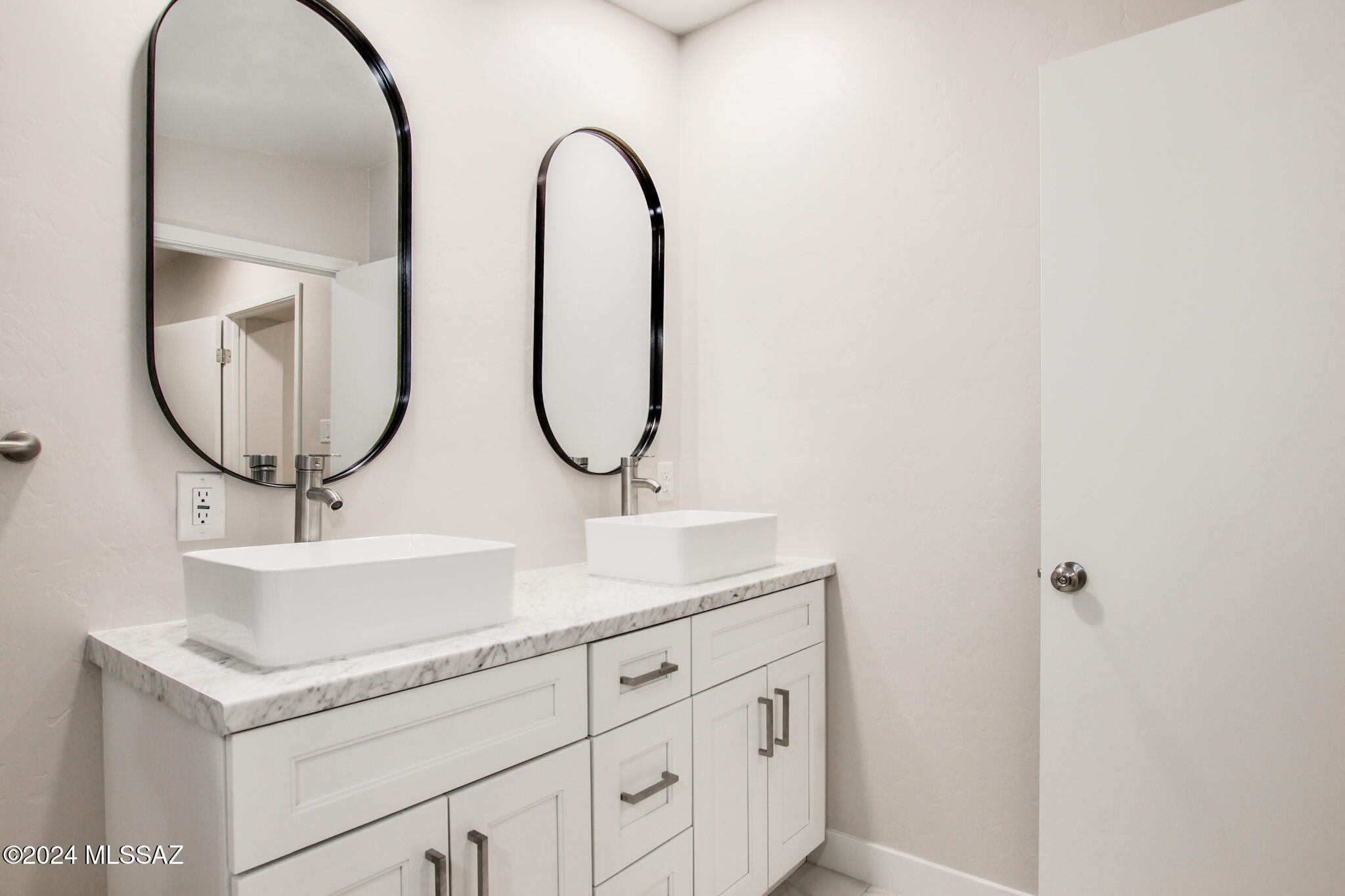 815 S Catalina Avenue