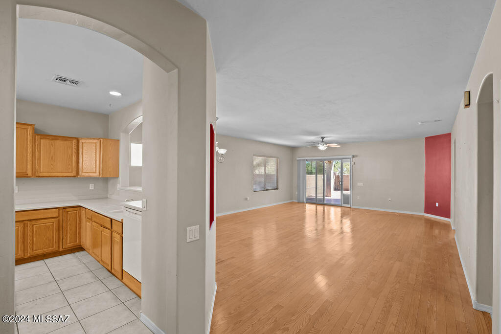 14289 S Via Del Farolito