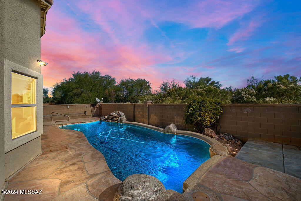 14289 S Via Del Farolito