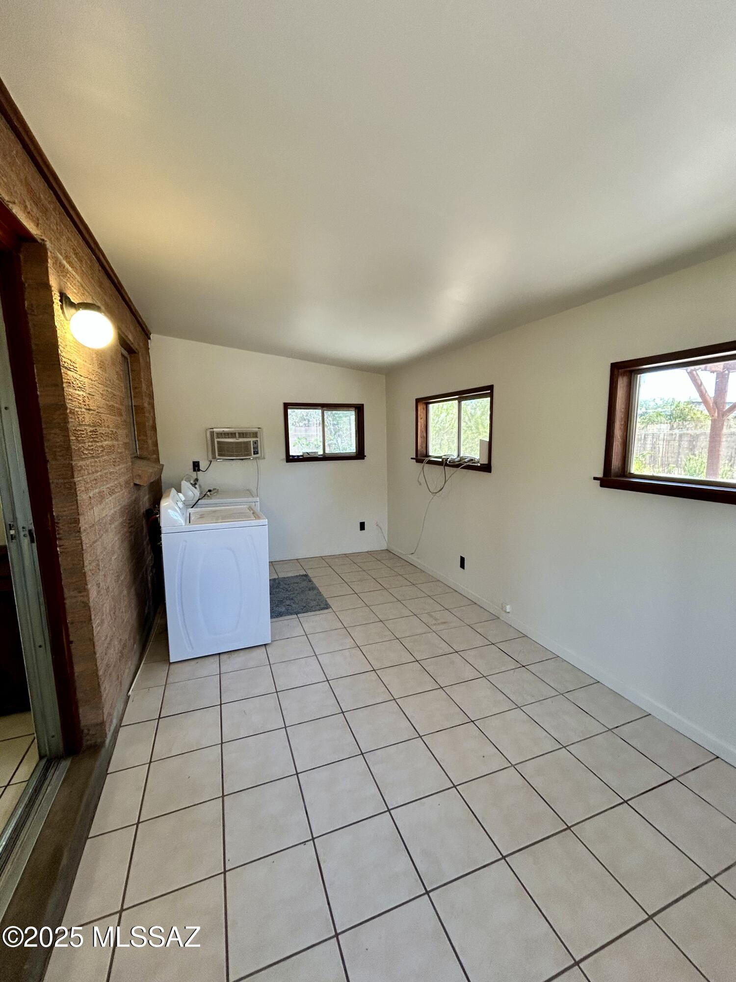 1430 N Mountain View Avenue