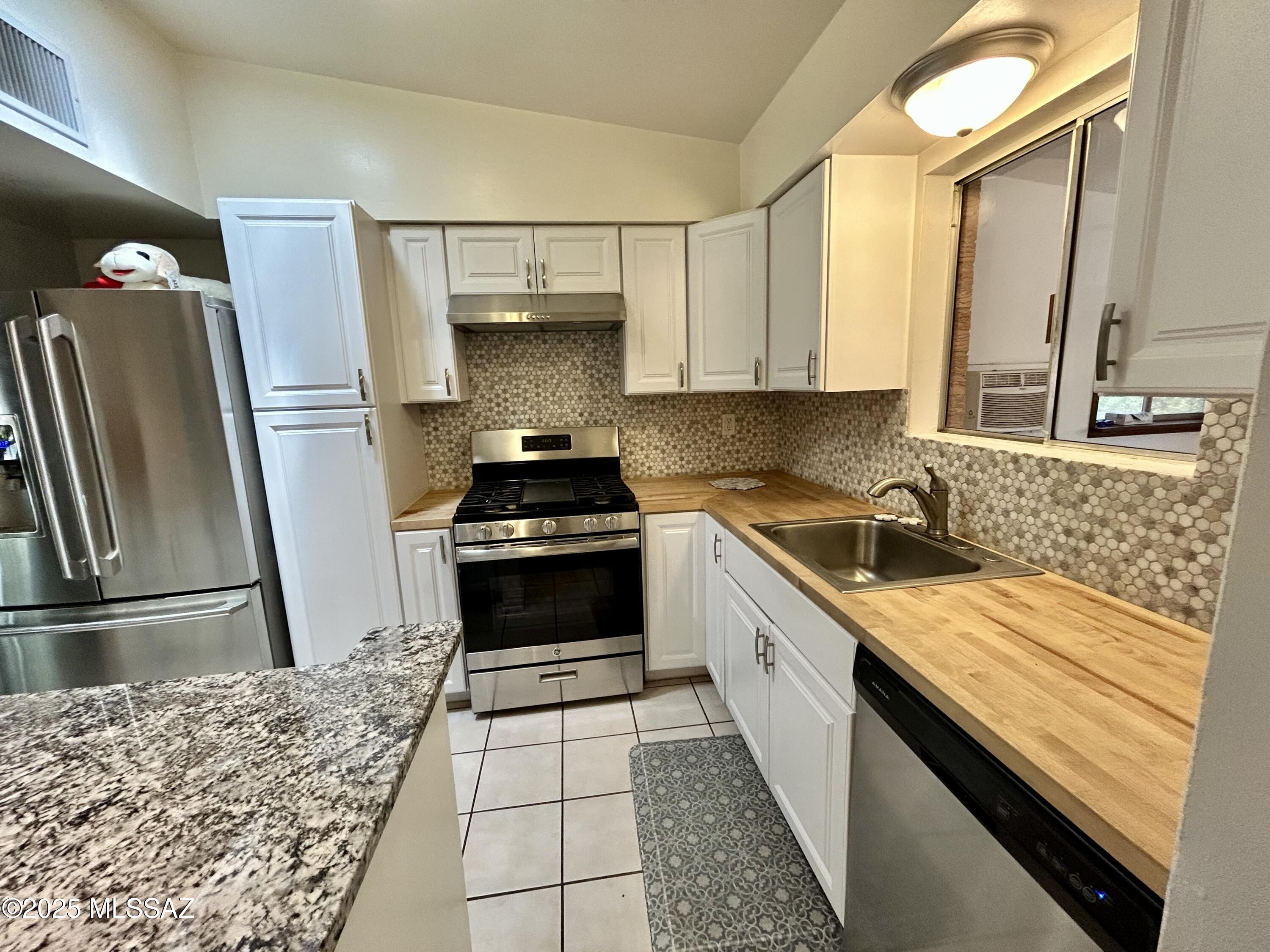 1430 N Mountain View Avenue