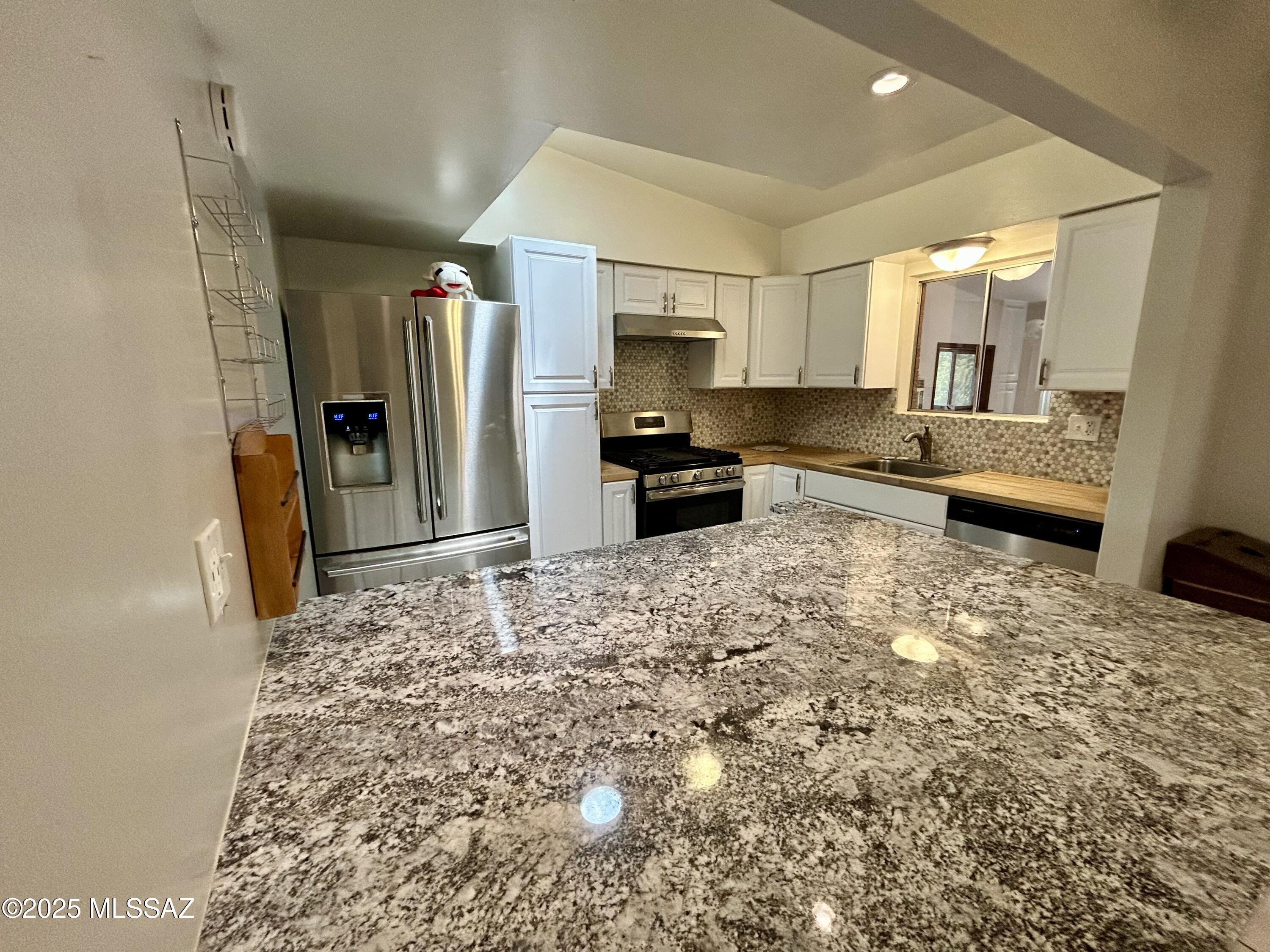 1430 N Mountain View Avenue