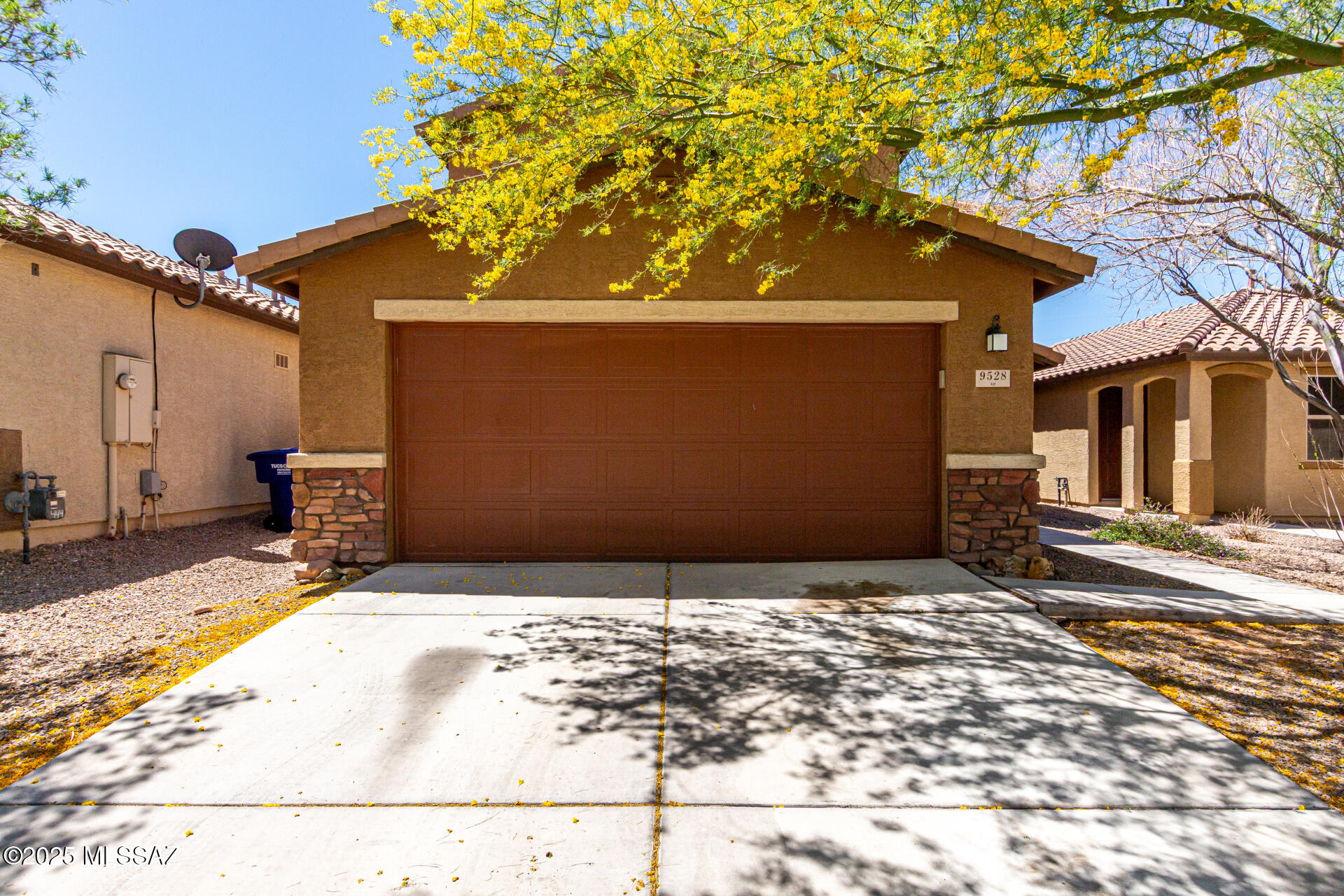 9528 S Desert Fauna Loop