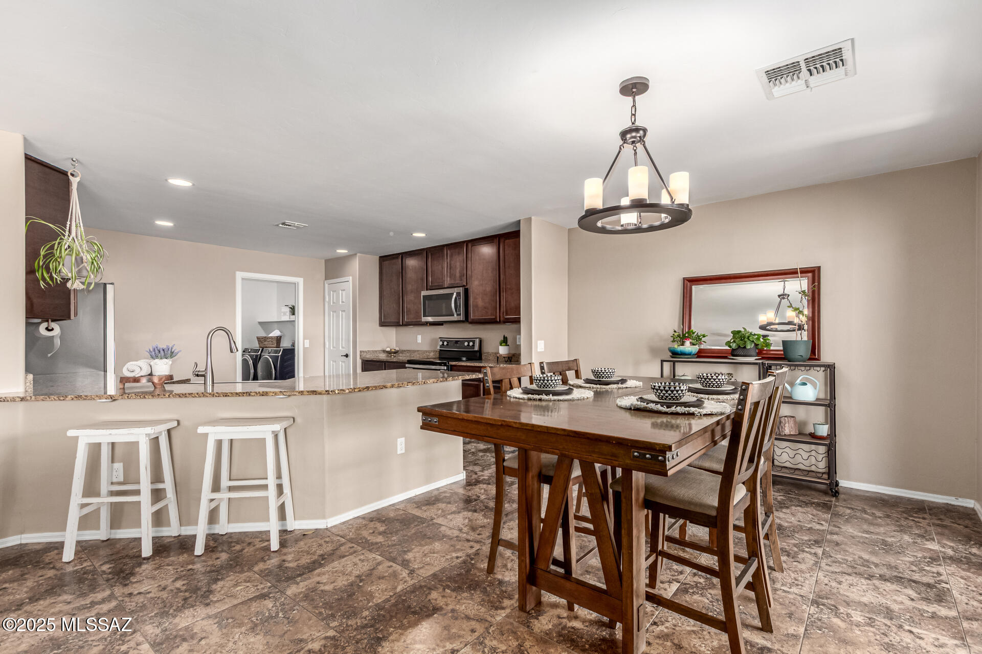 9528 S Desert Fauna Loop