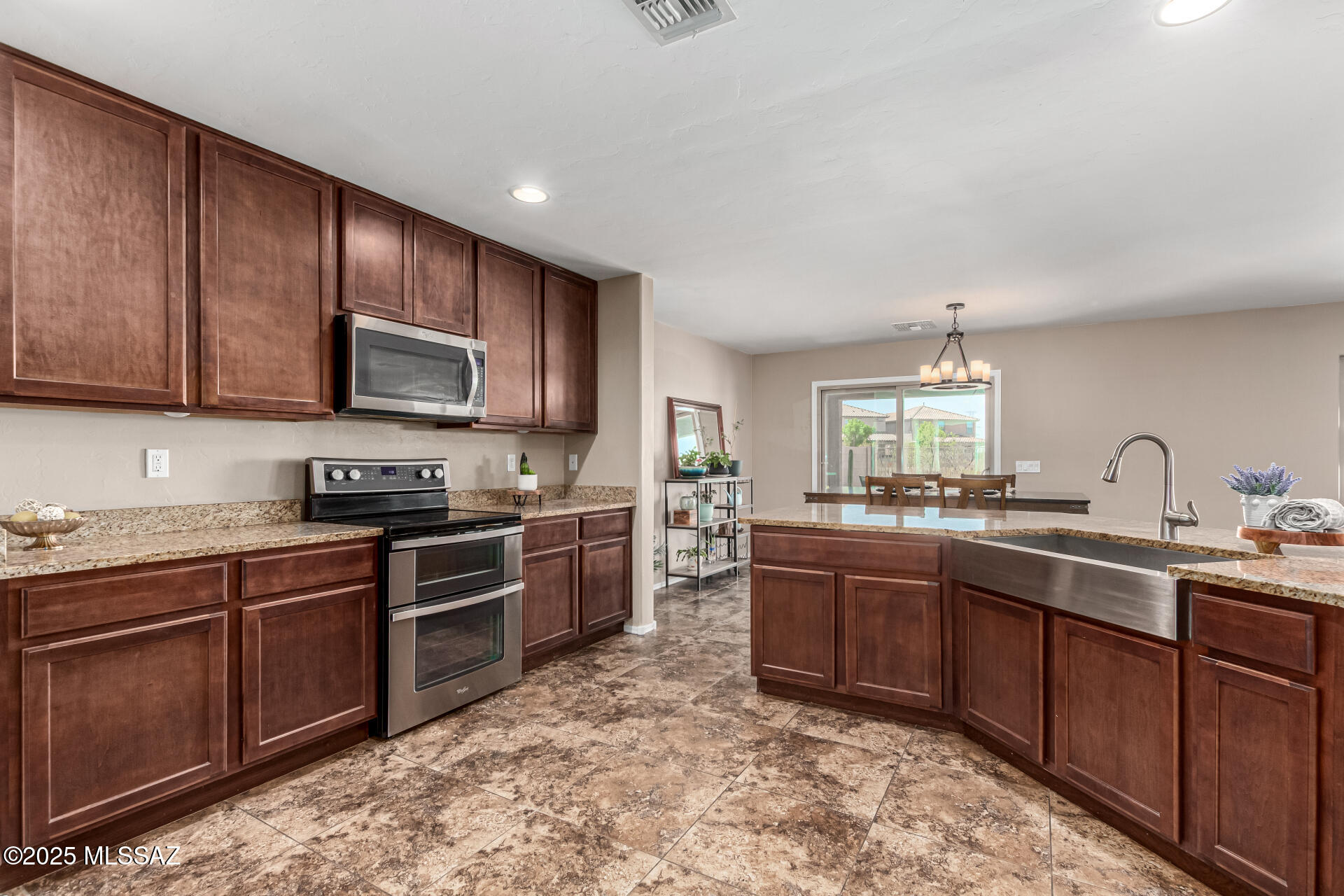 9528 S Desert Fauna Loop