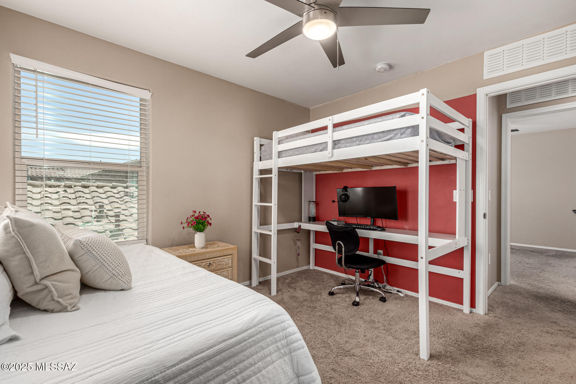 9528 S Desert Fauna Loop