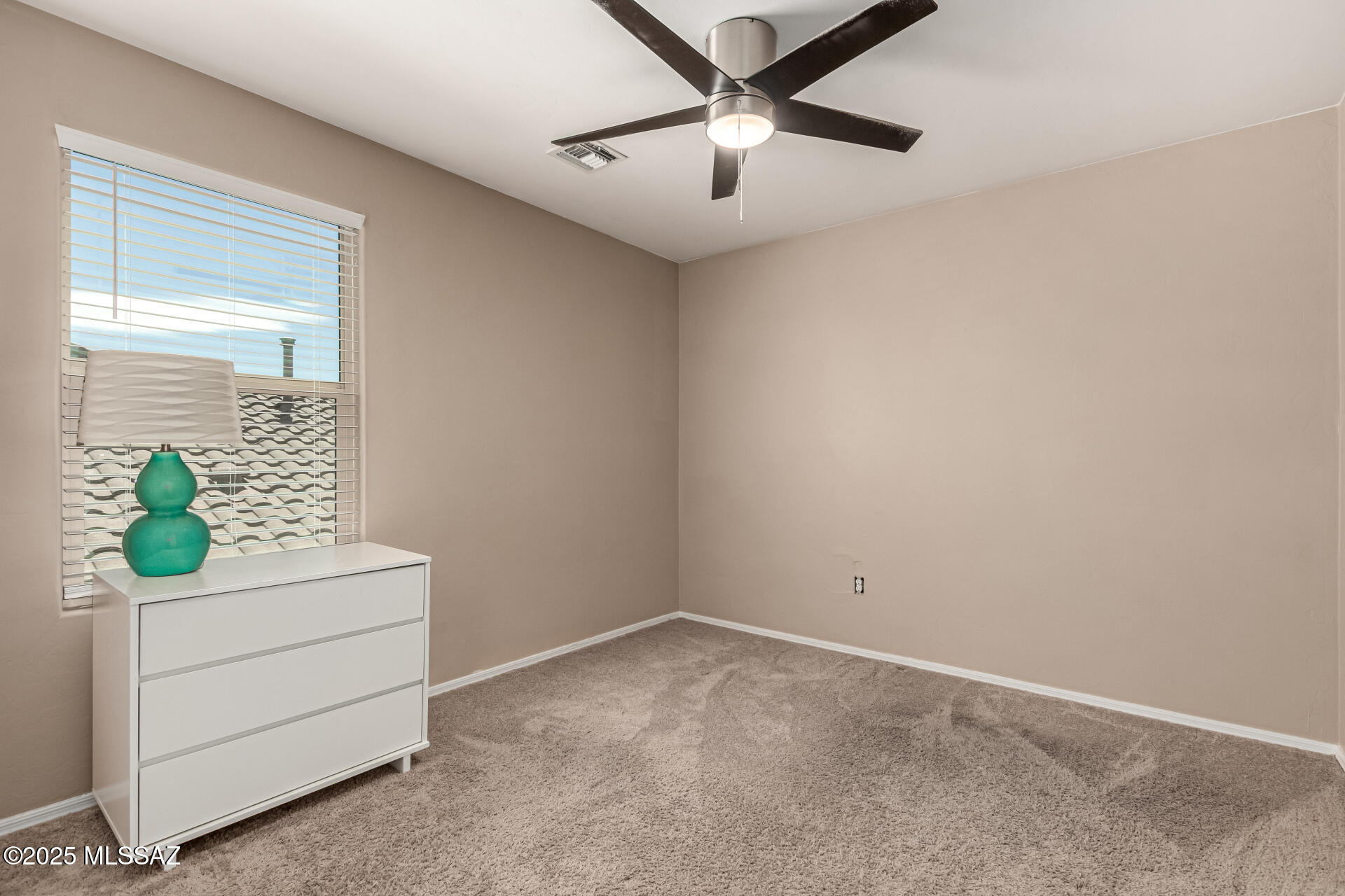 9528 S Desert Fauna Loop