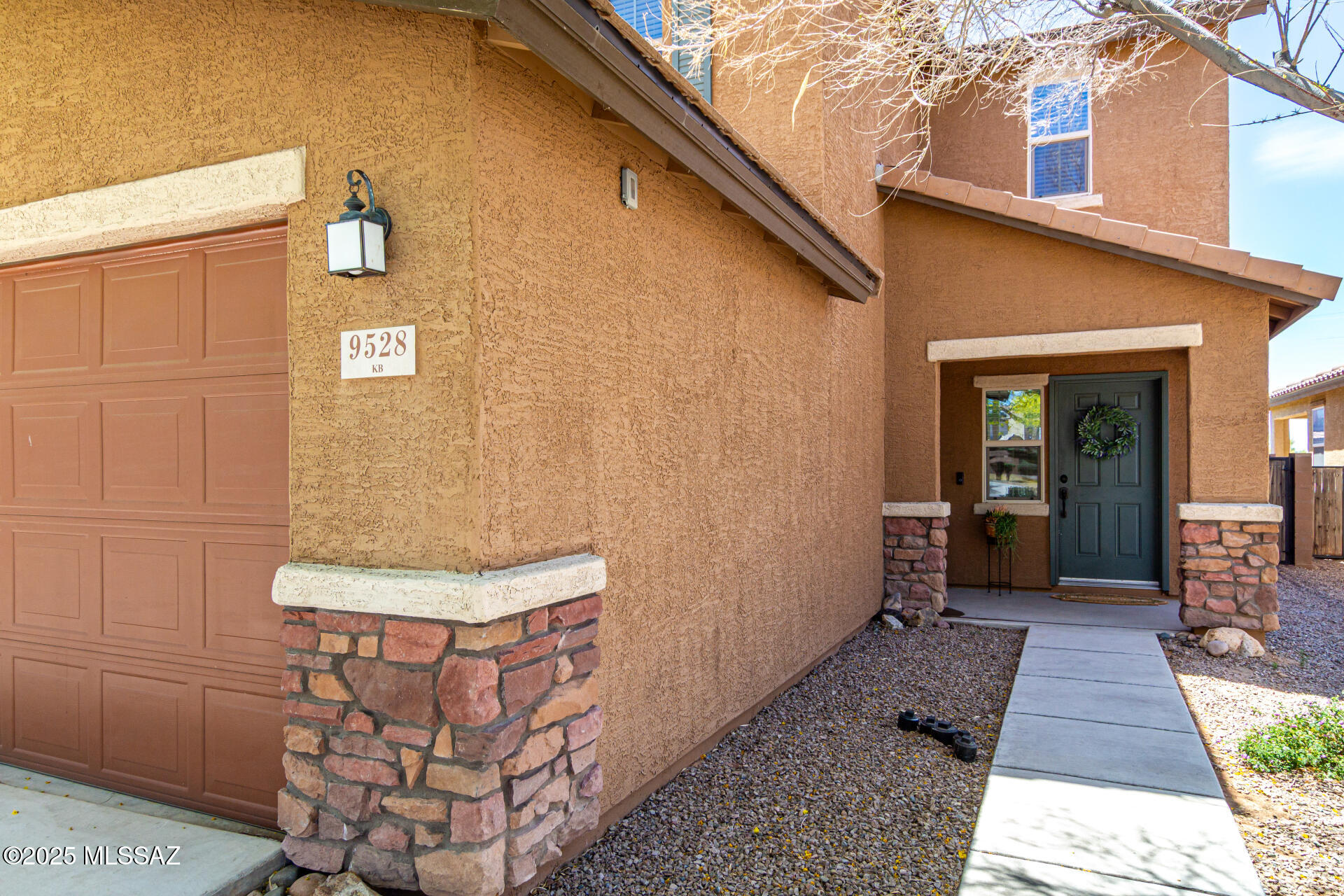 9528 S Desert Fauna Loop