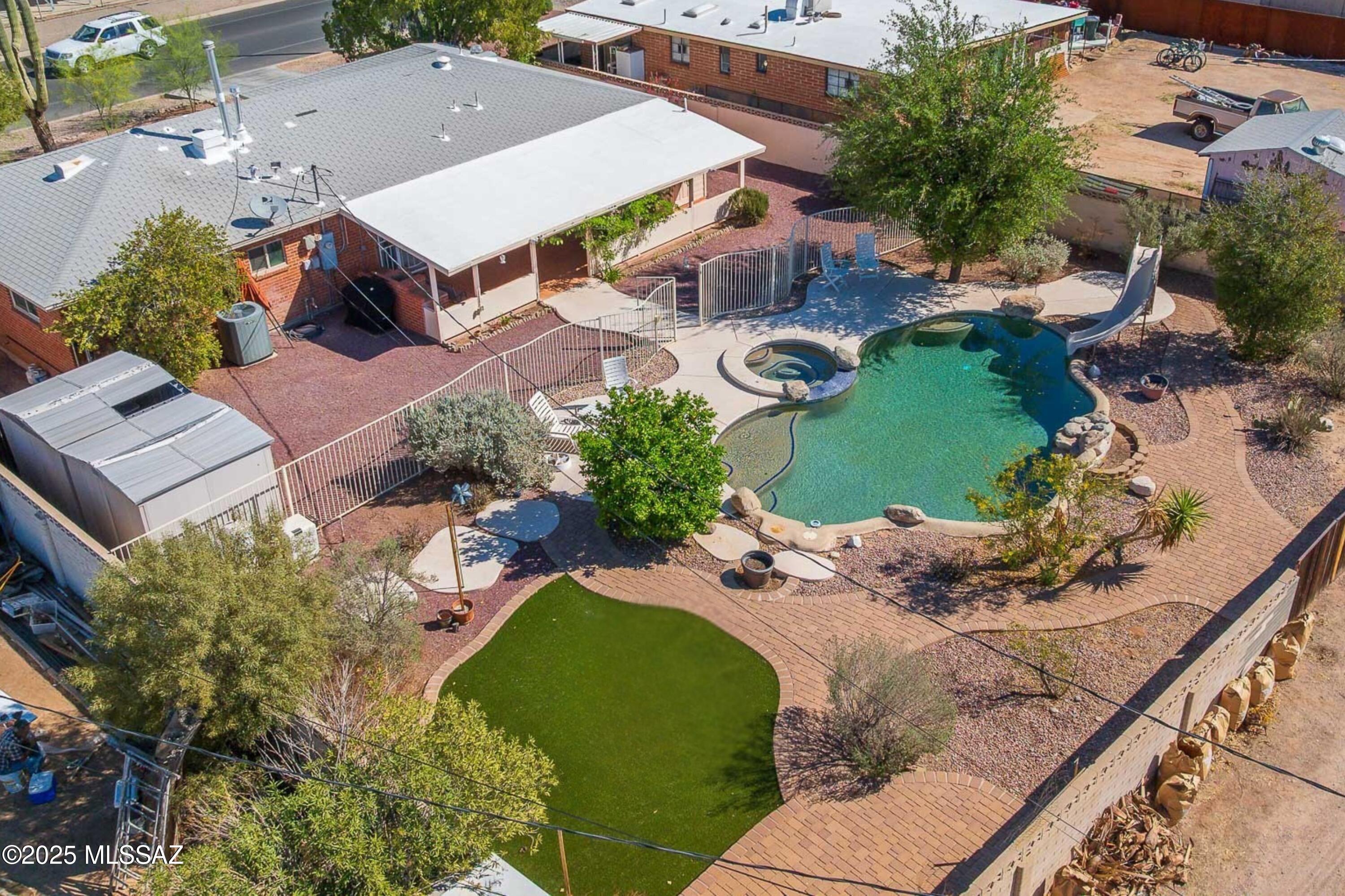 6810 E Calle Betelgeux