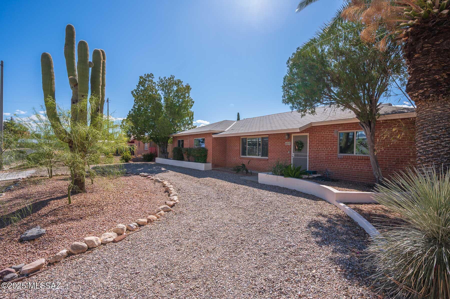 6810 E Calle Betelgeux