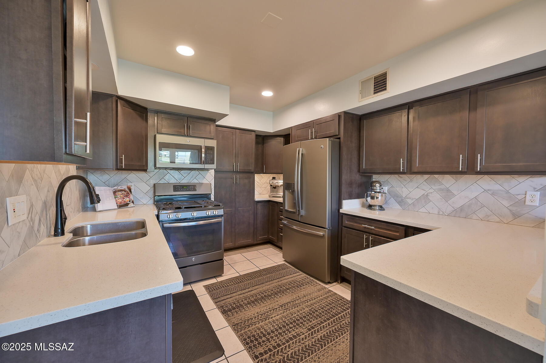 6810 E Calle Betelgeux