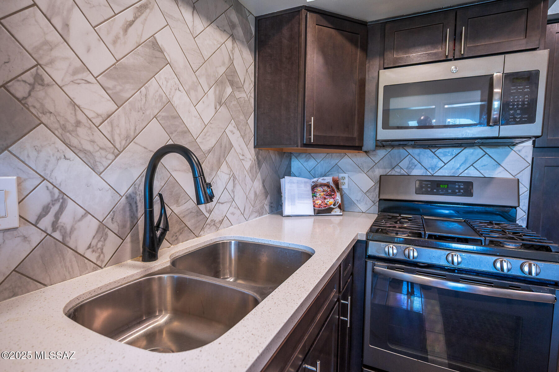 6810 E Calle Betelgeux