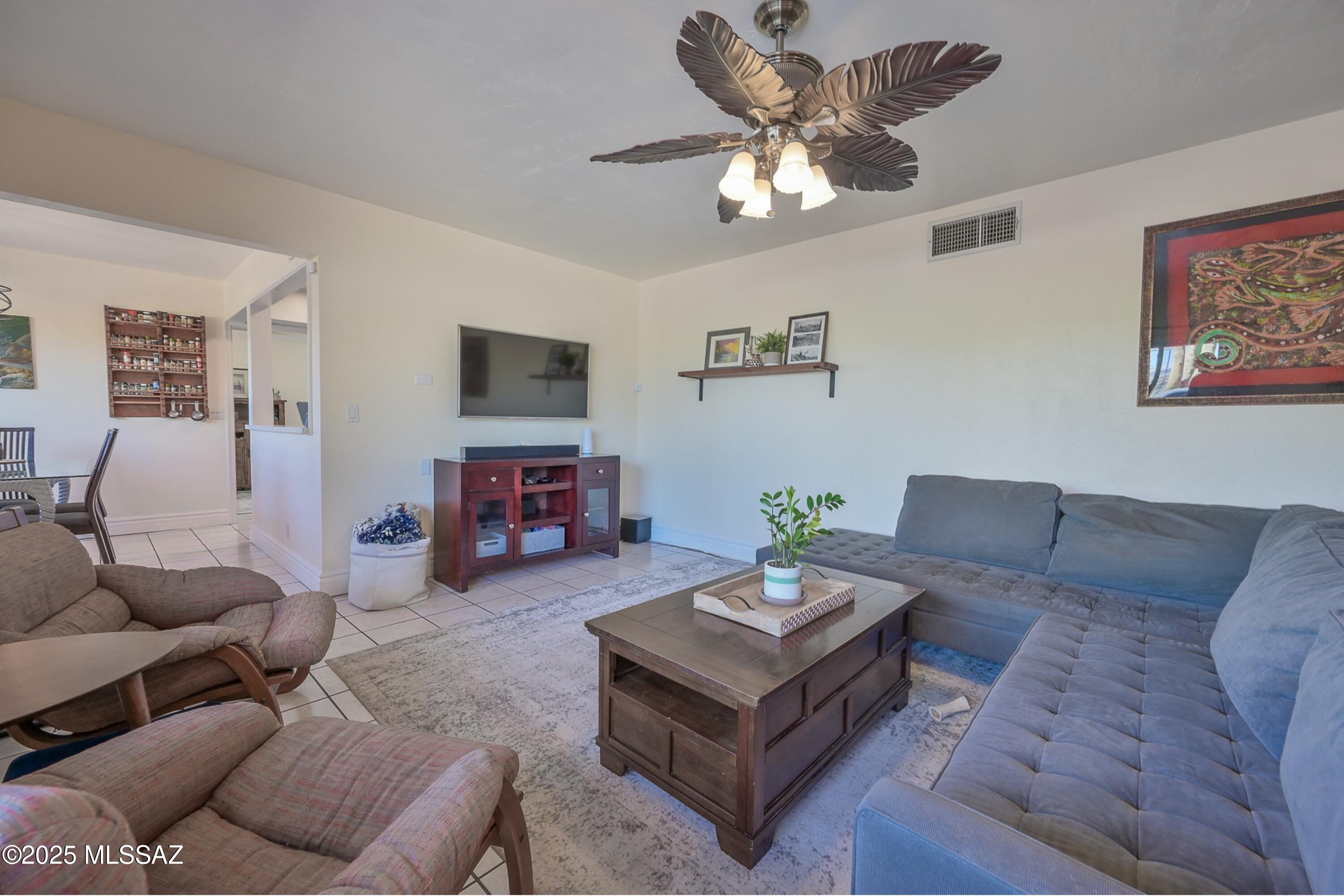 6810 E Calle Betelgeux
