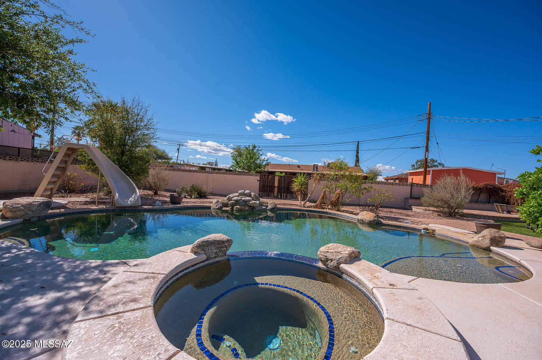 6810 E Calle Betelgeux