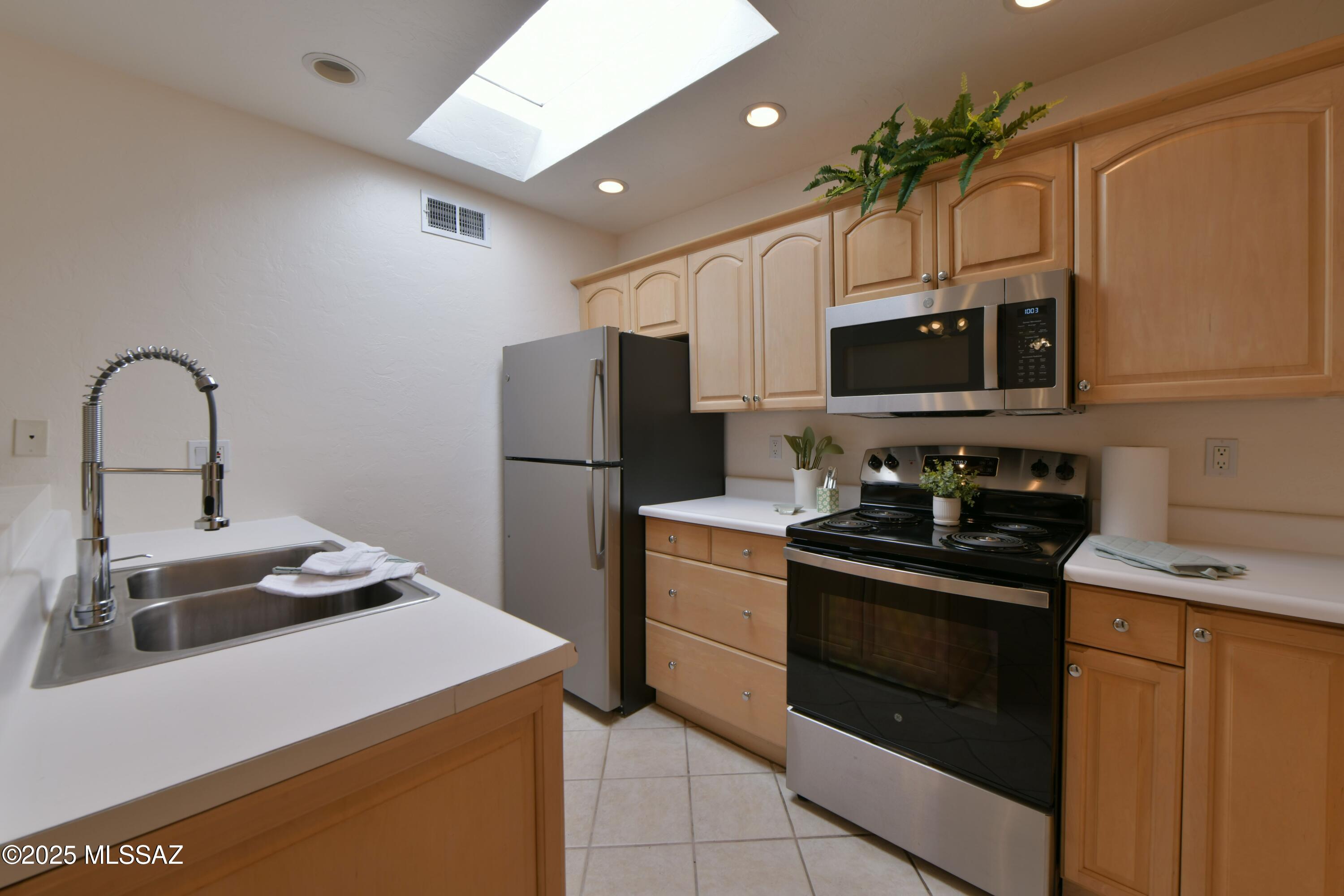 6541 E Calle La Paz Unit: A