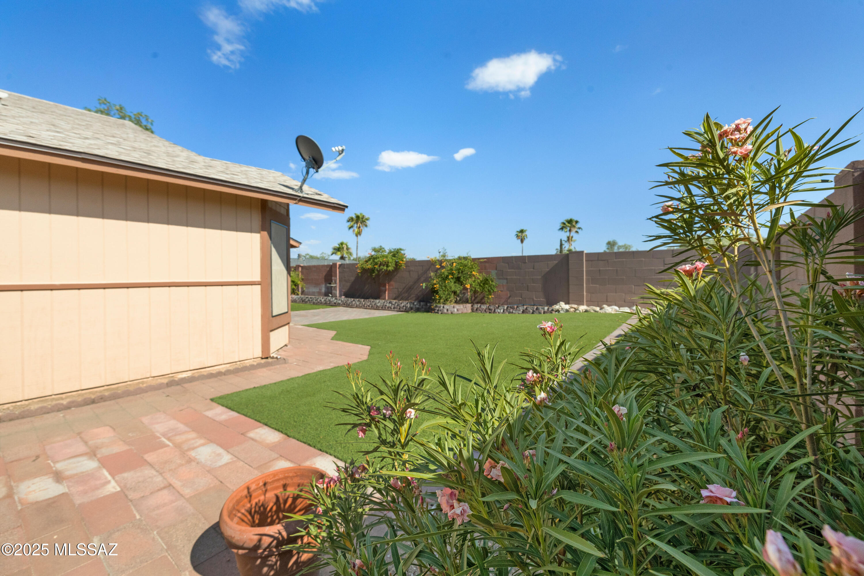 10016 E Leila Drive