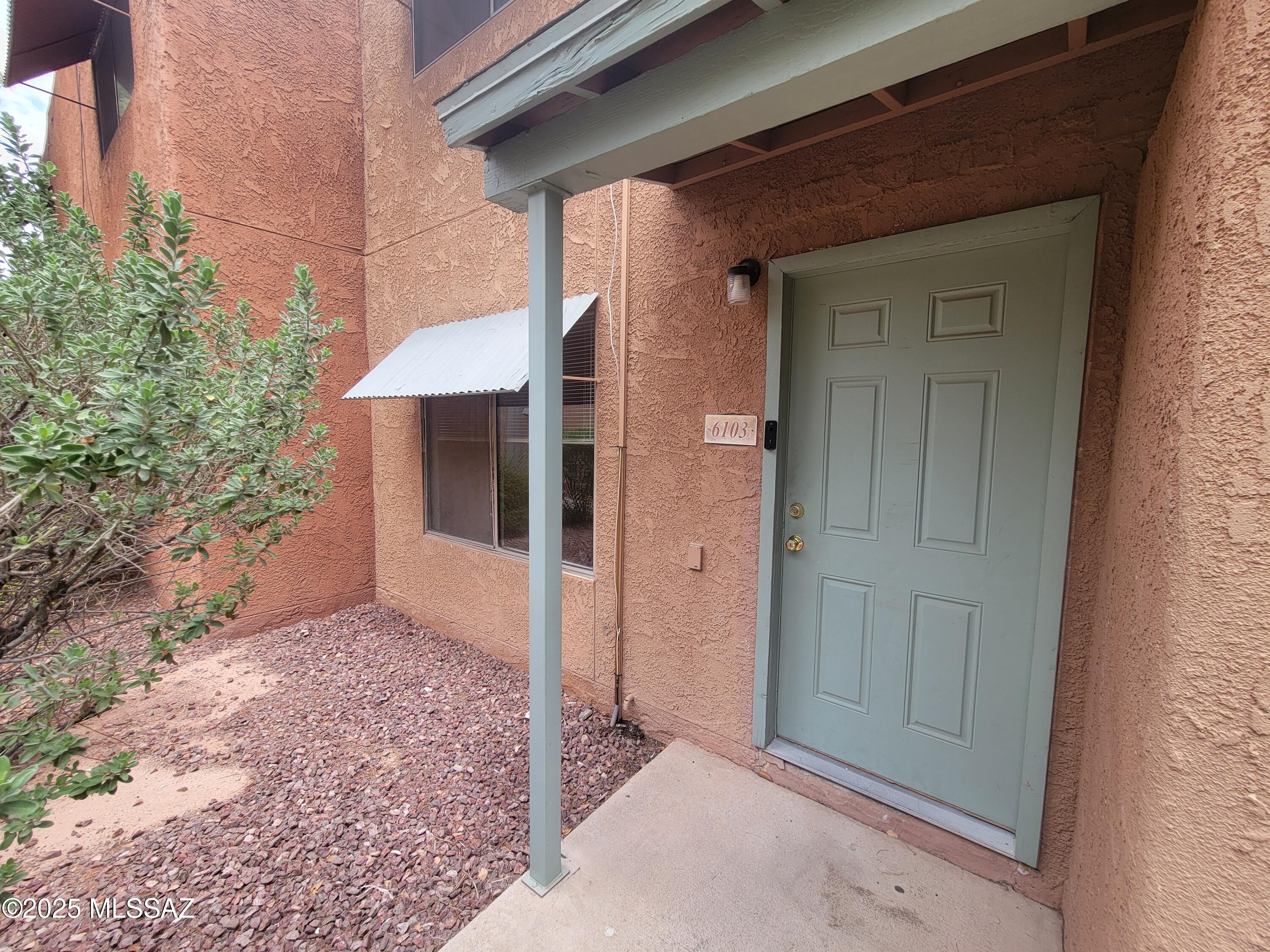 2950 N Alvernon Way Unit: APT 6103