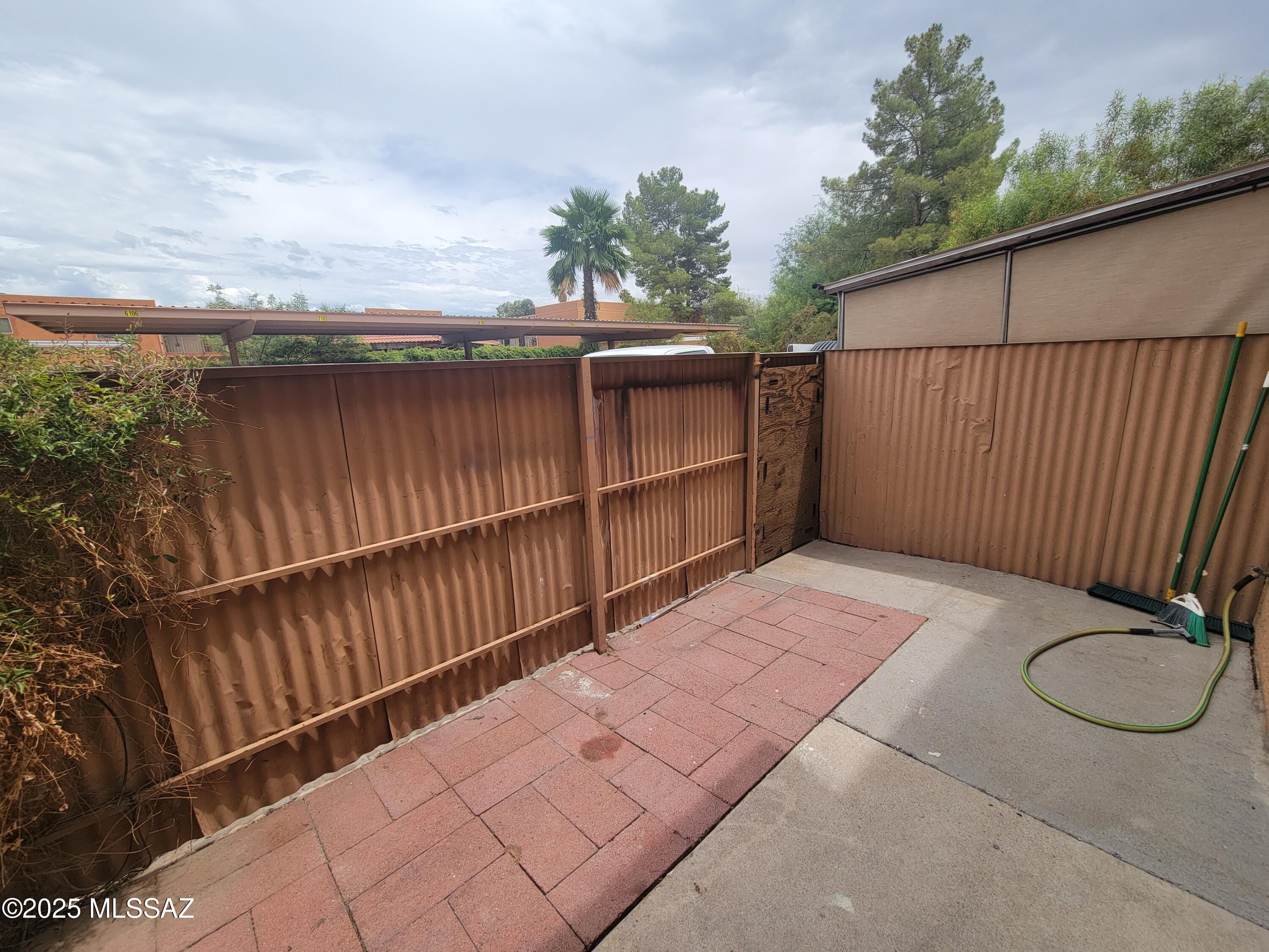 2950 N Alvernon Way Unit: APT 6103