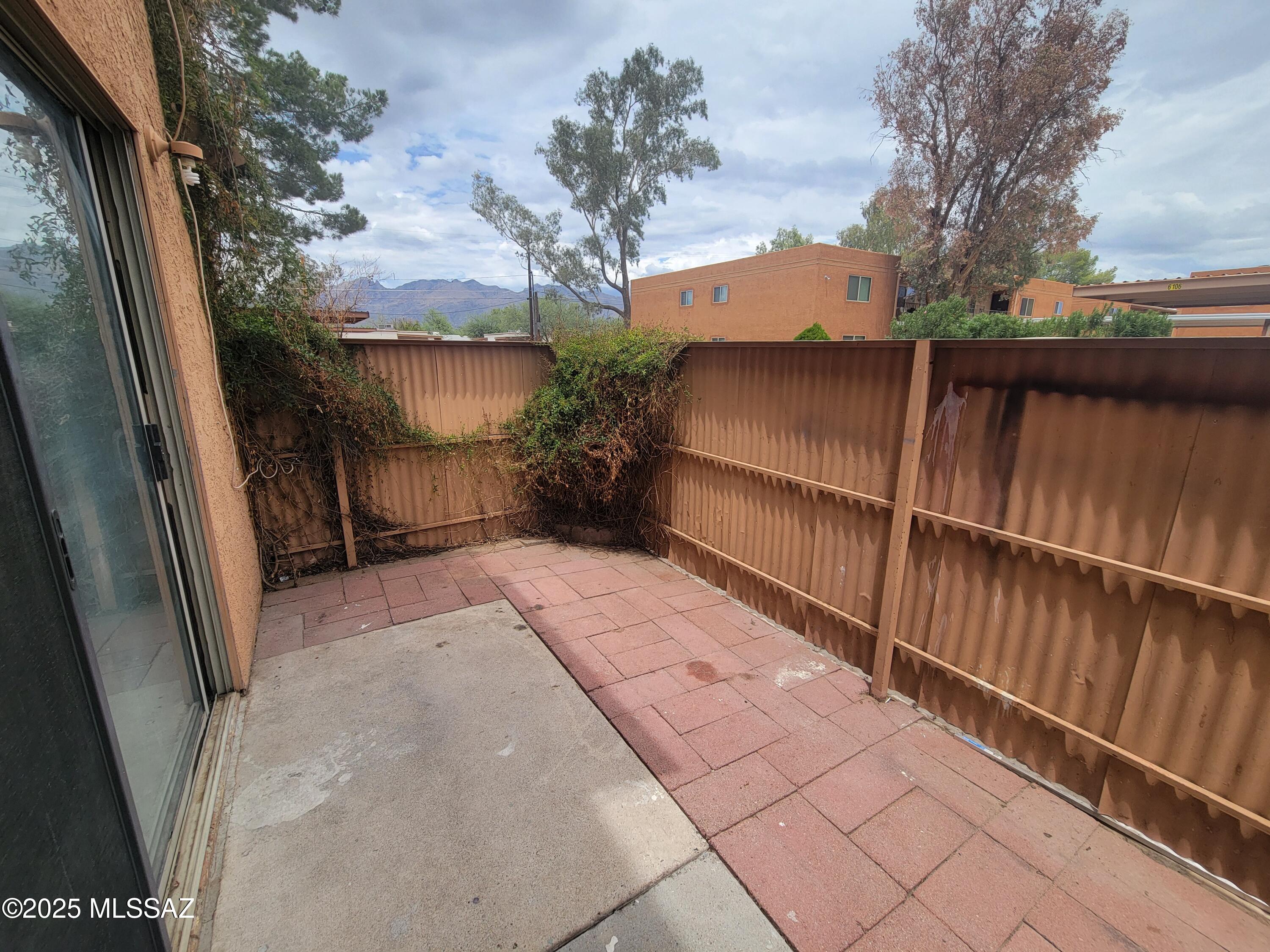 2950 N Alvernon Way Unit: APT 6103