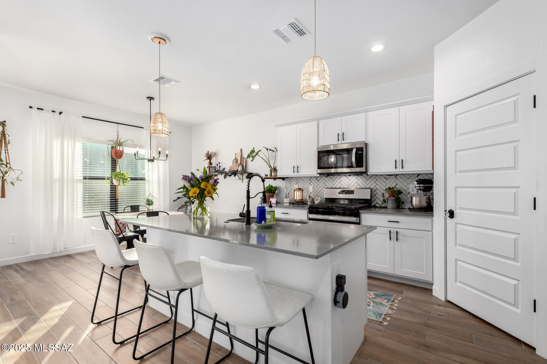 667 W Wilkinson Street