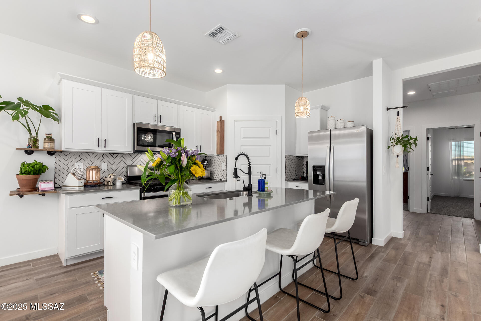 667 W Wilkinson Street