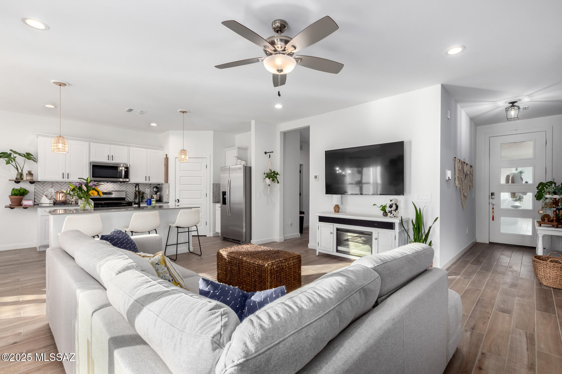 667 W Wilkinson Street