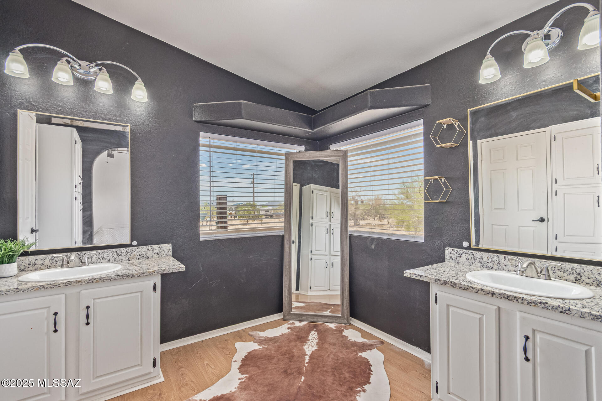 15671 W Yellow Horse Road