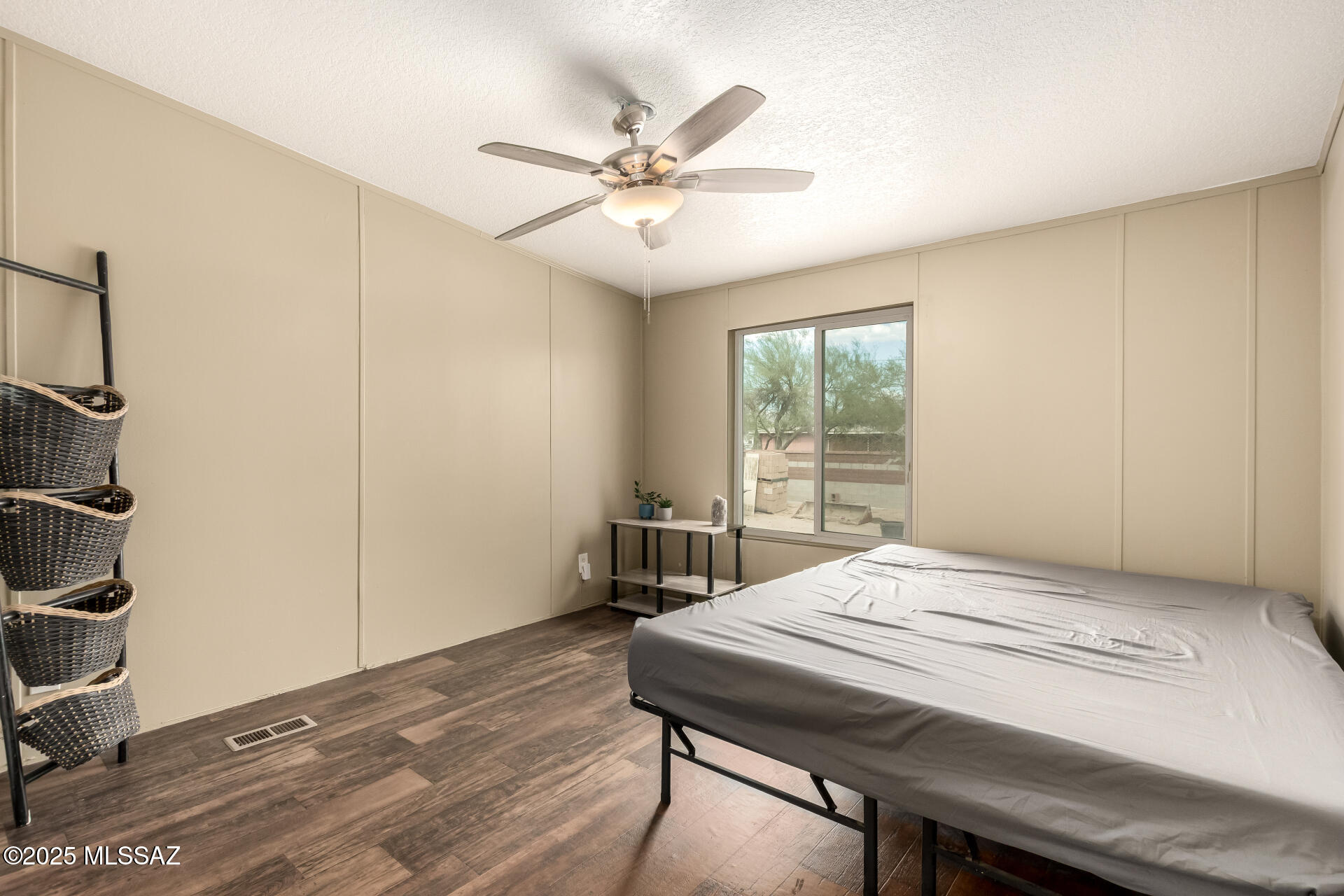 11415 N David Avenue