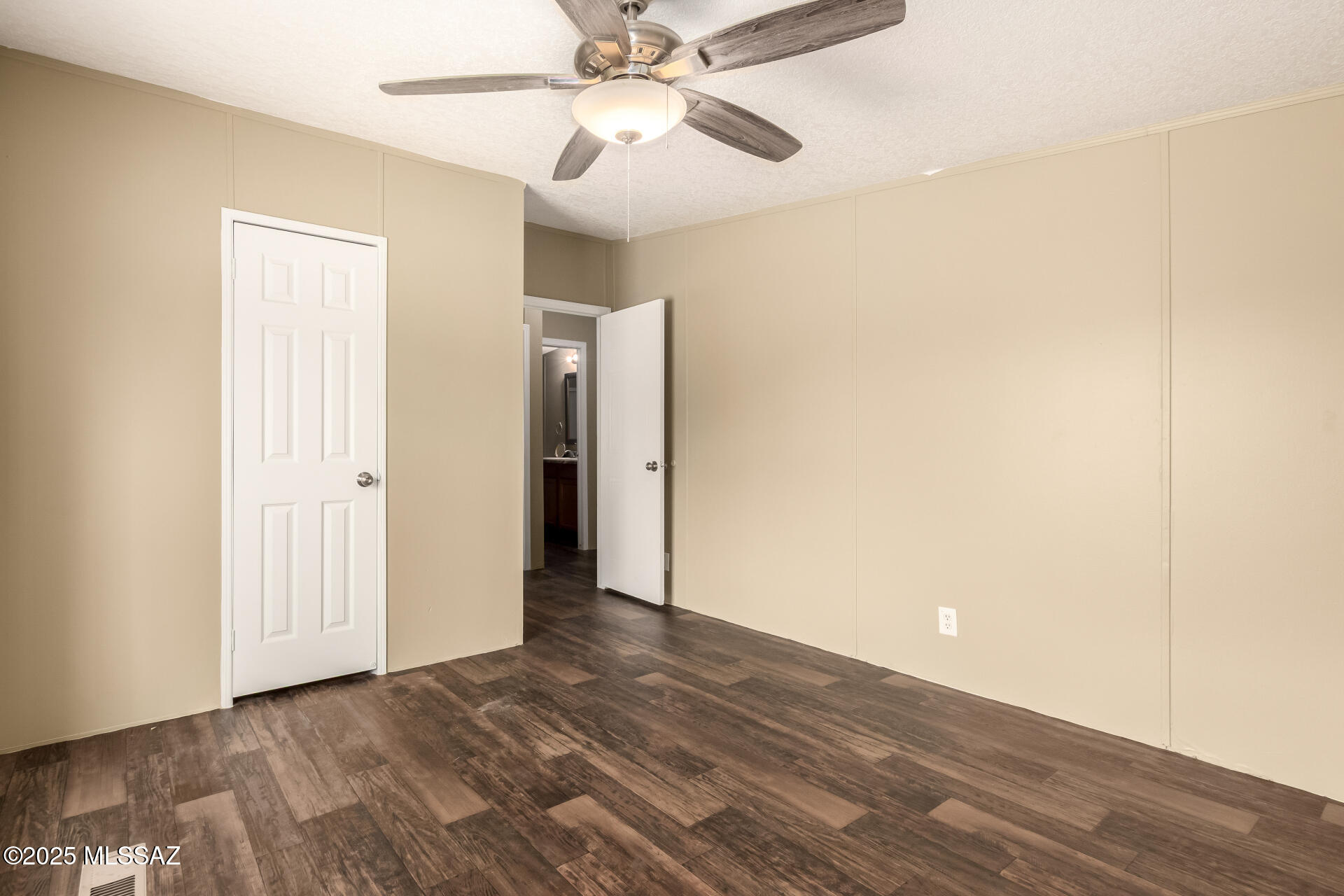 11415 N David Avenue