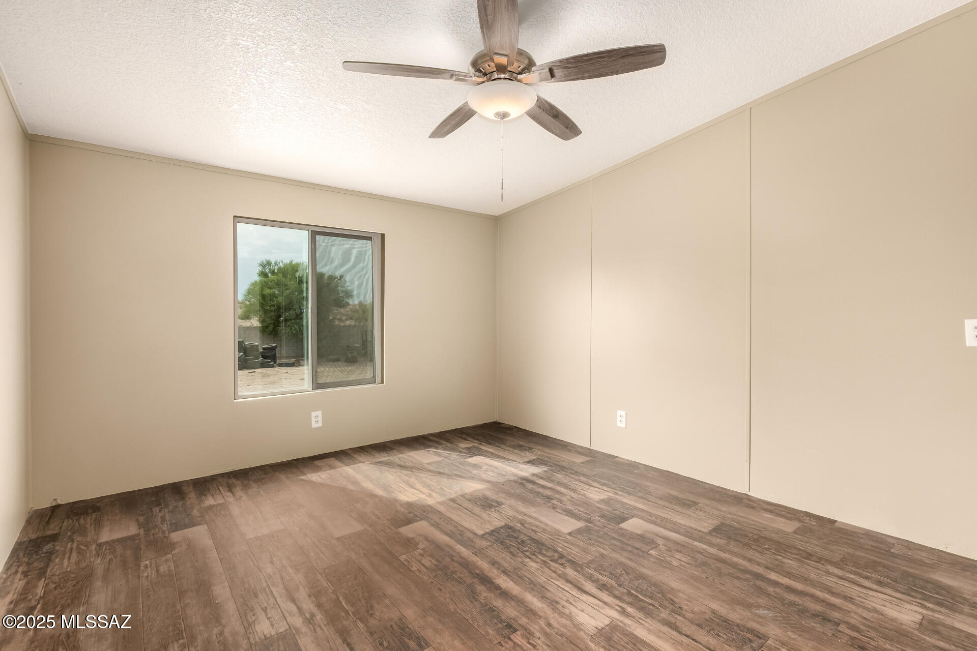 11415 N David Avenue