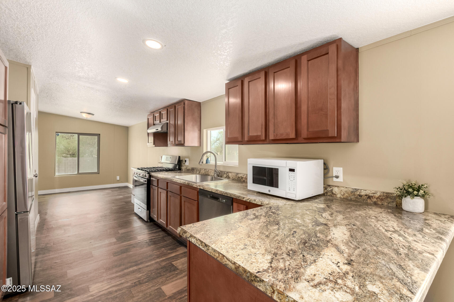 11415 N David Avenue