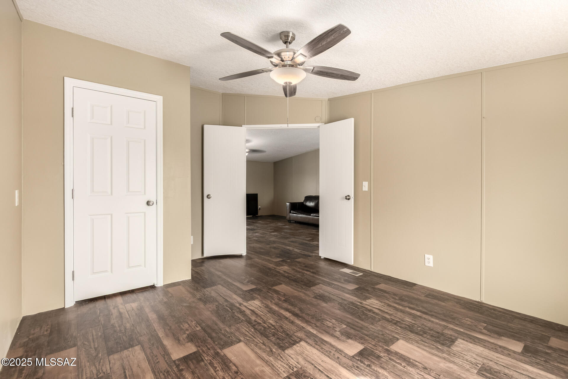 11415 N David Avenue