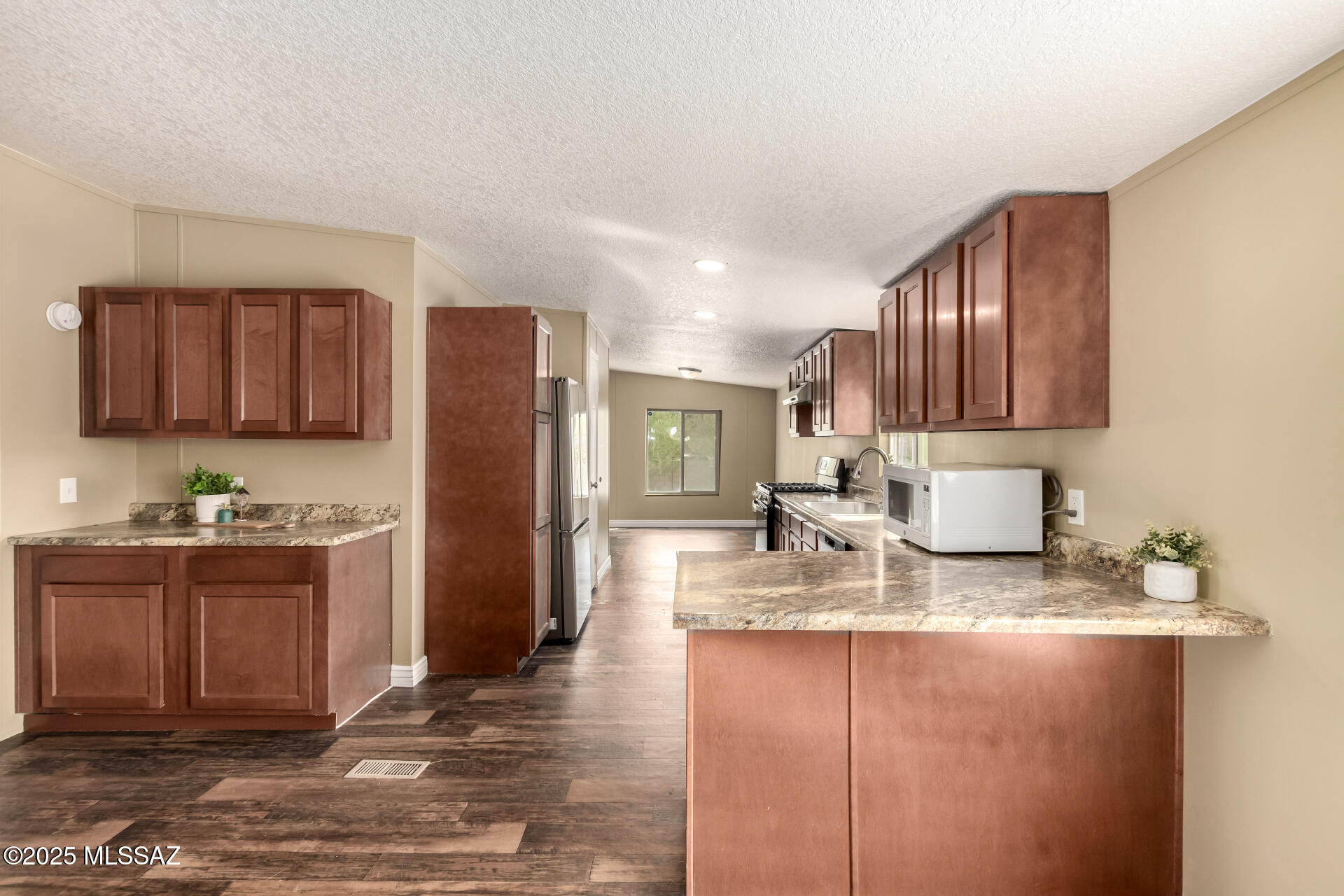 11415 N David Avenue