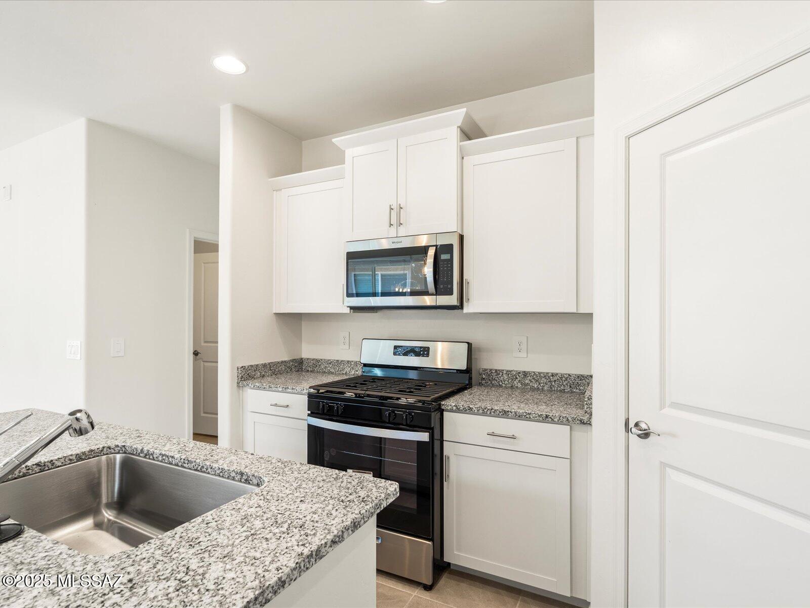 6763 E Via Del Cantillo