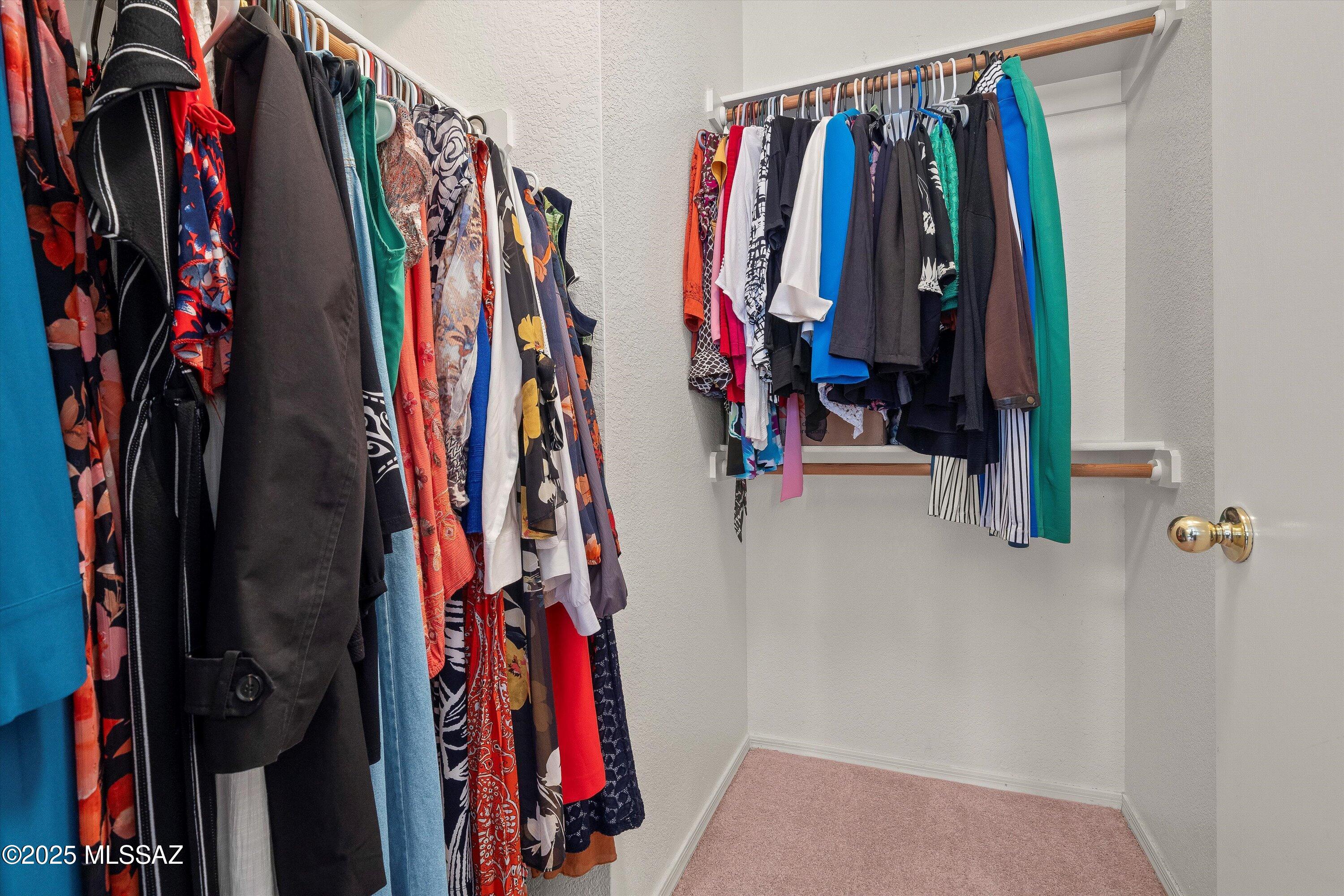 1557 N Paseo La Tinaja