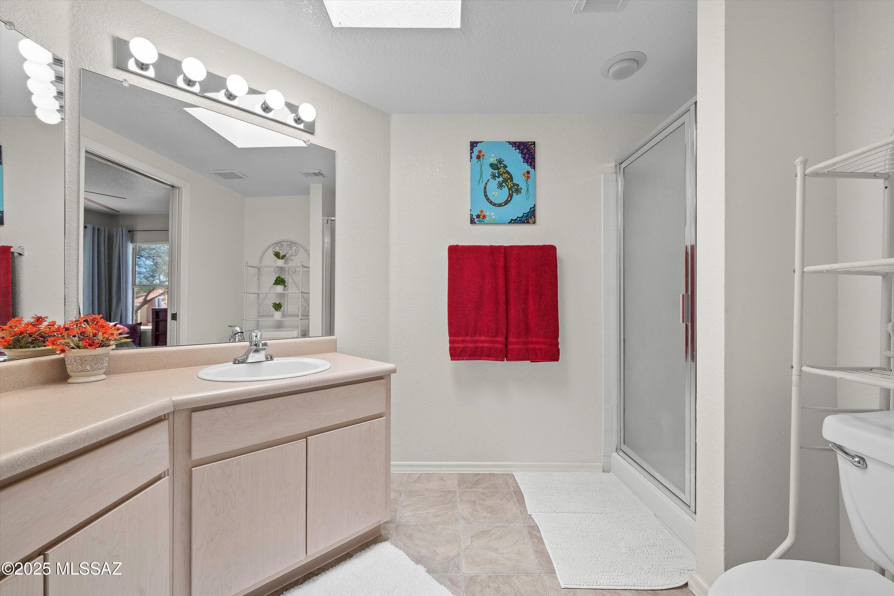 1557 N Paseo La Tinaja