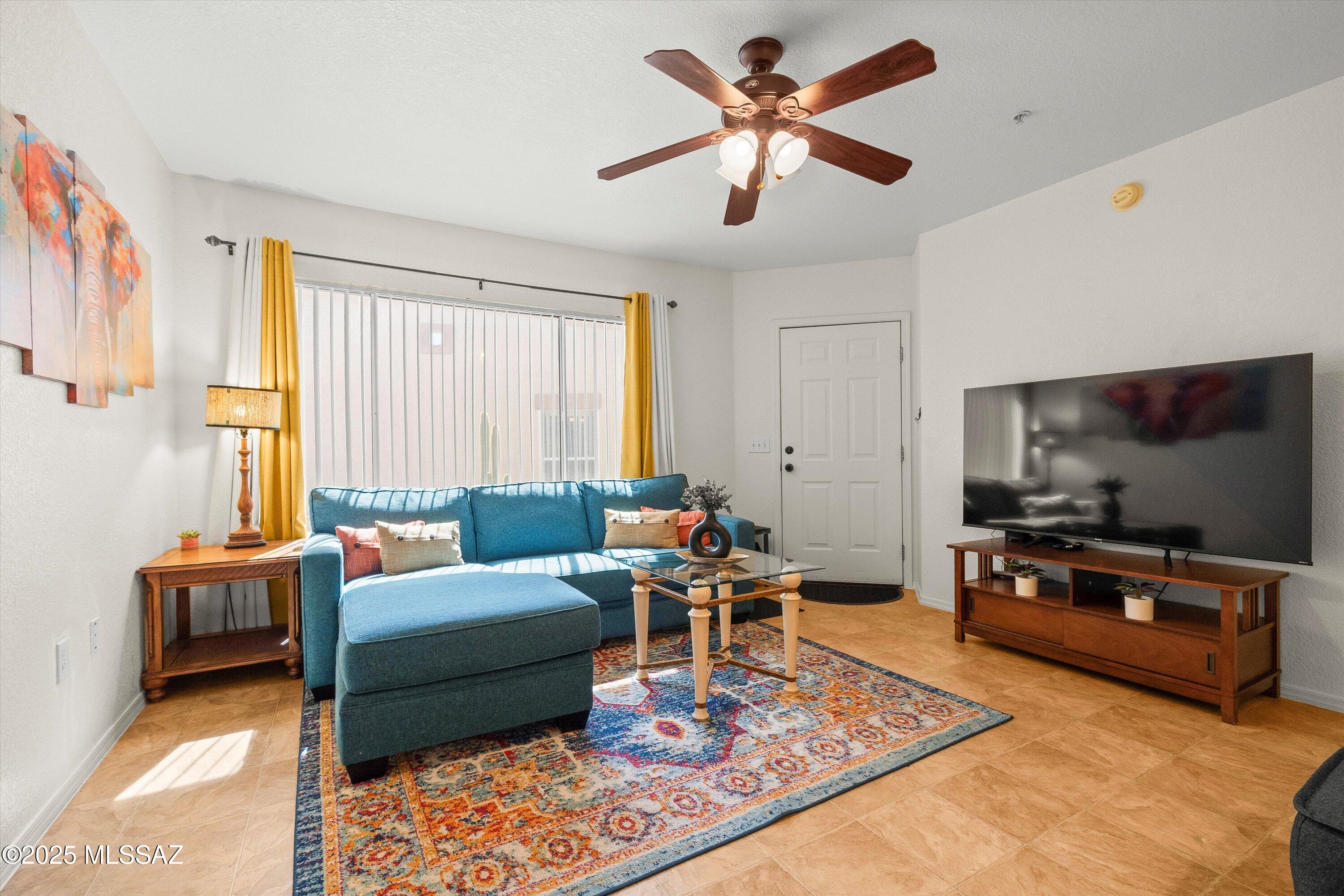 1557 N Paseo La Tinaja