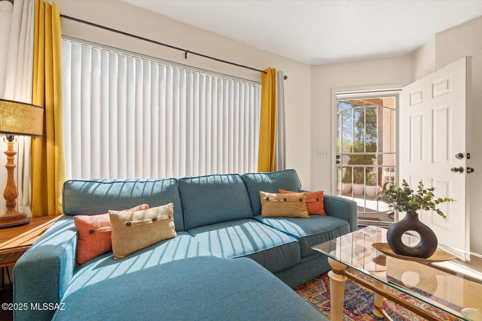 1557 N Paseo La Tinaja