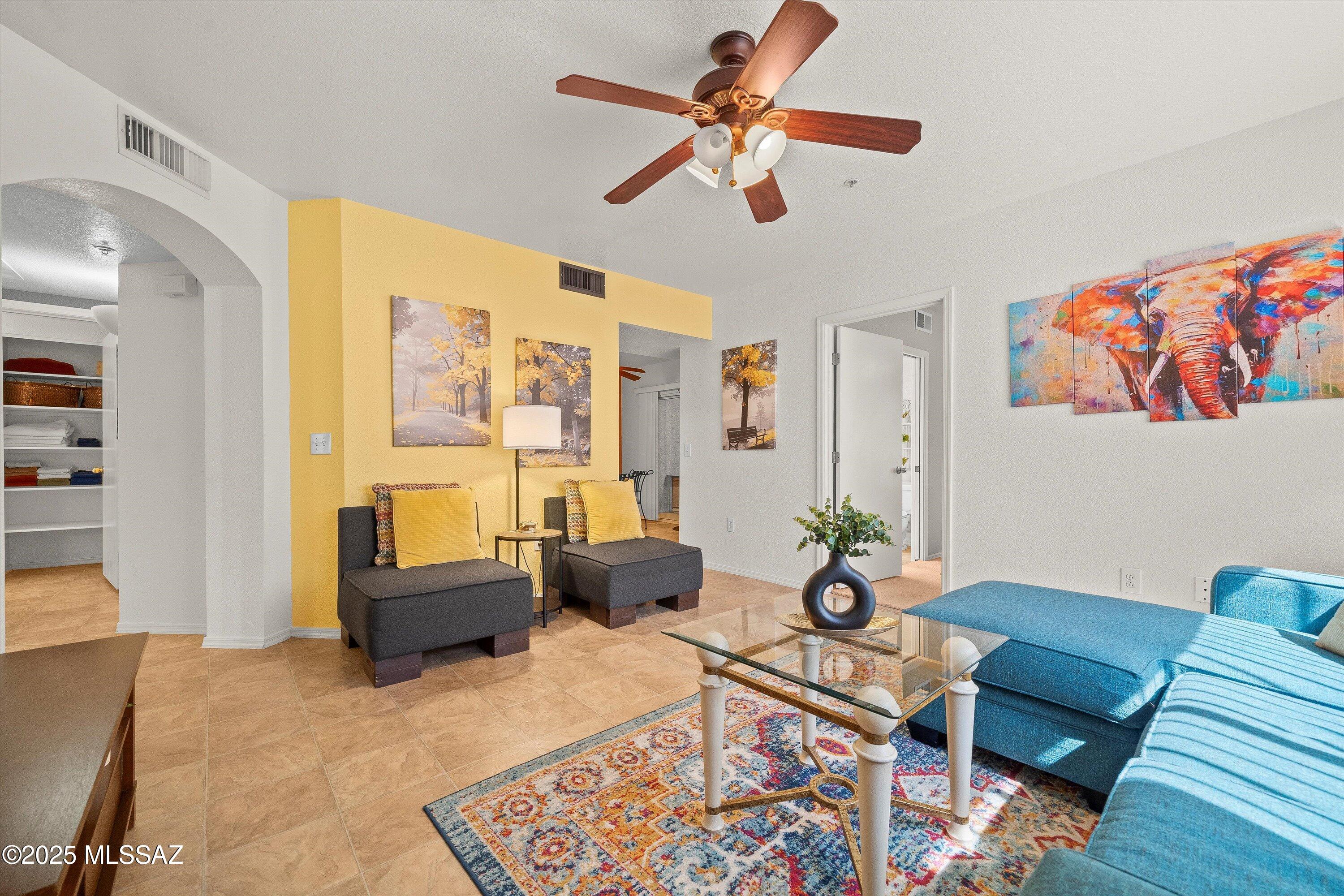 1557 N Paseo La Tinaja