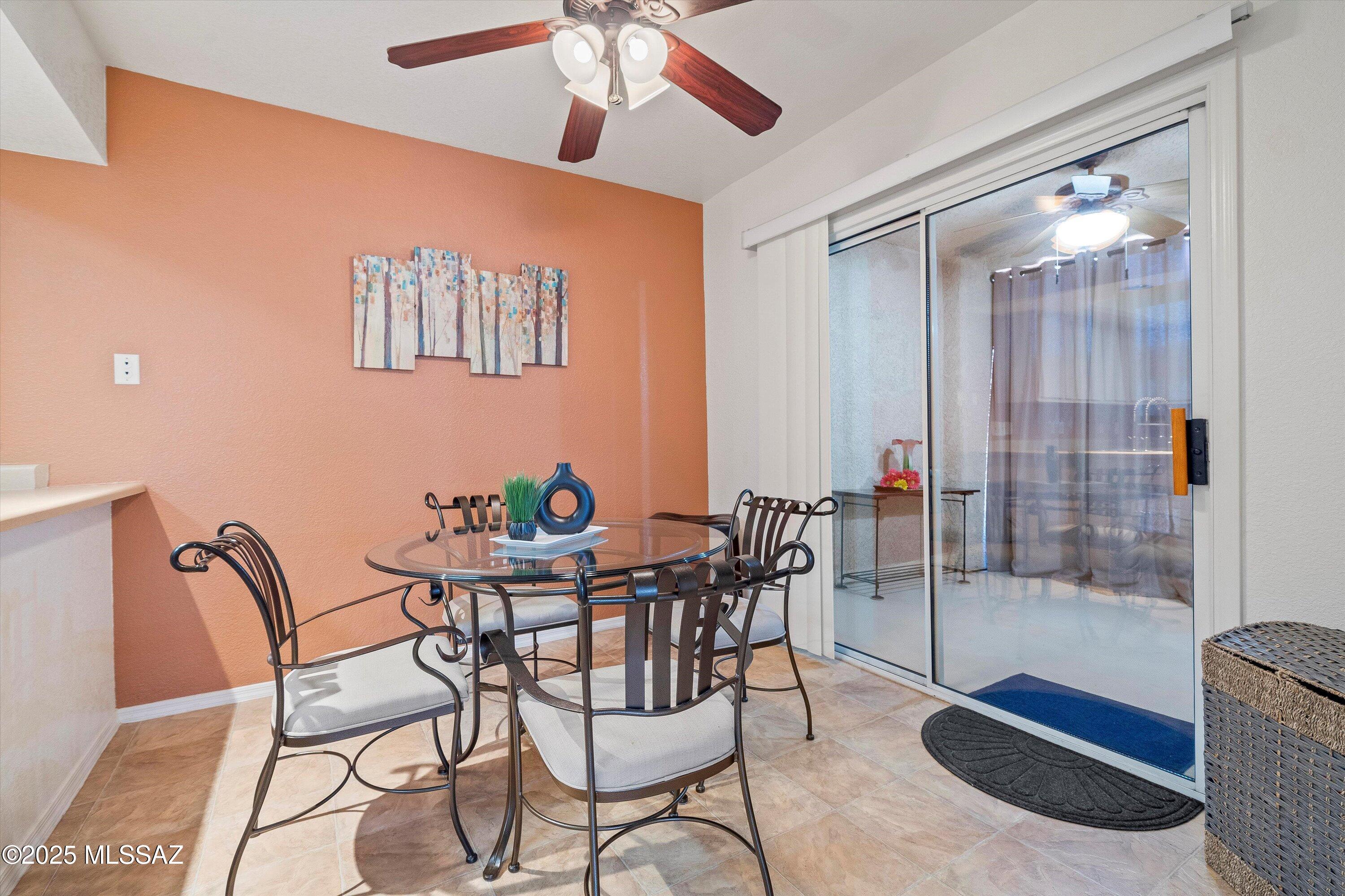 1557 N Paseo La Tinaja