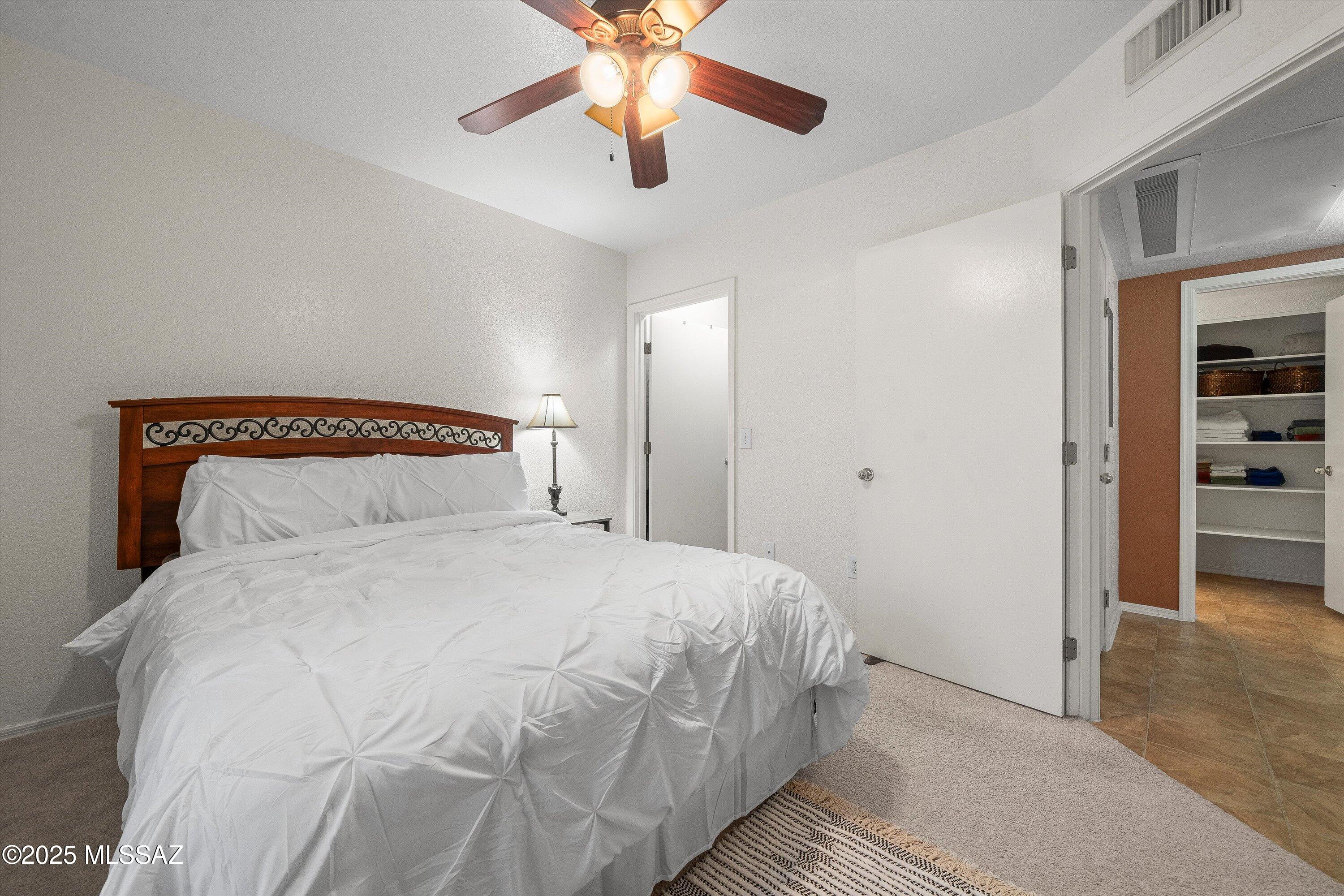 1557 N Paseo La Tinaja