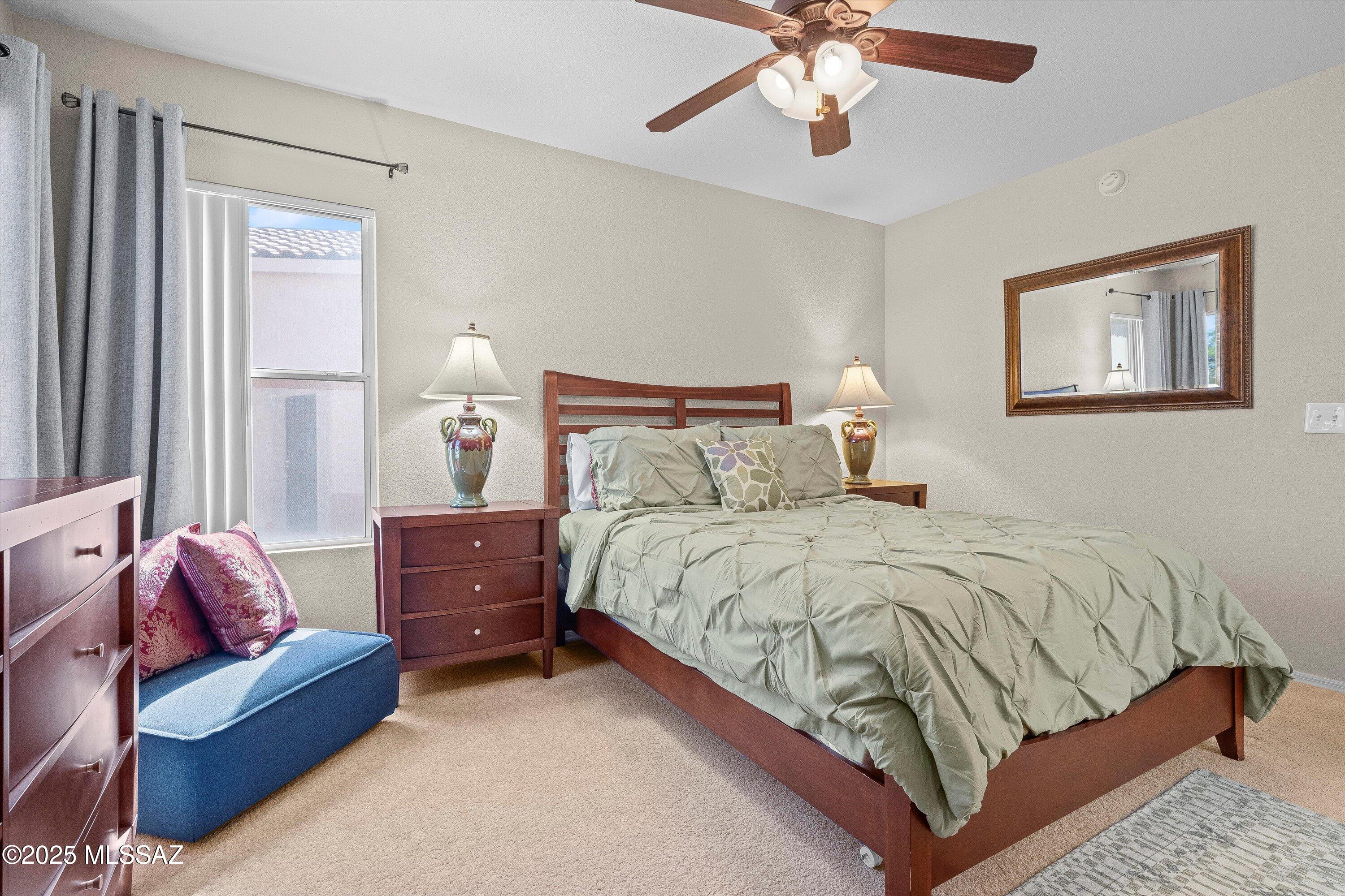 1557 N Paseo La Tinaja