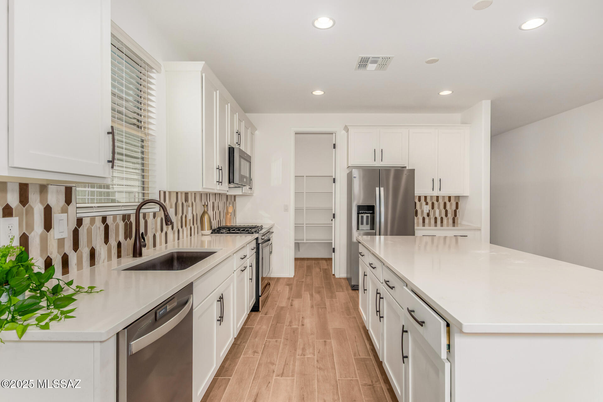 9721 E Copper Glance Trail