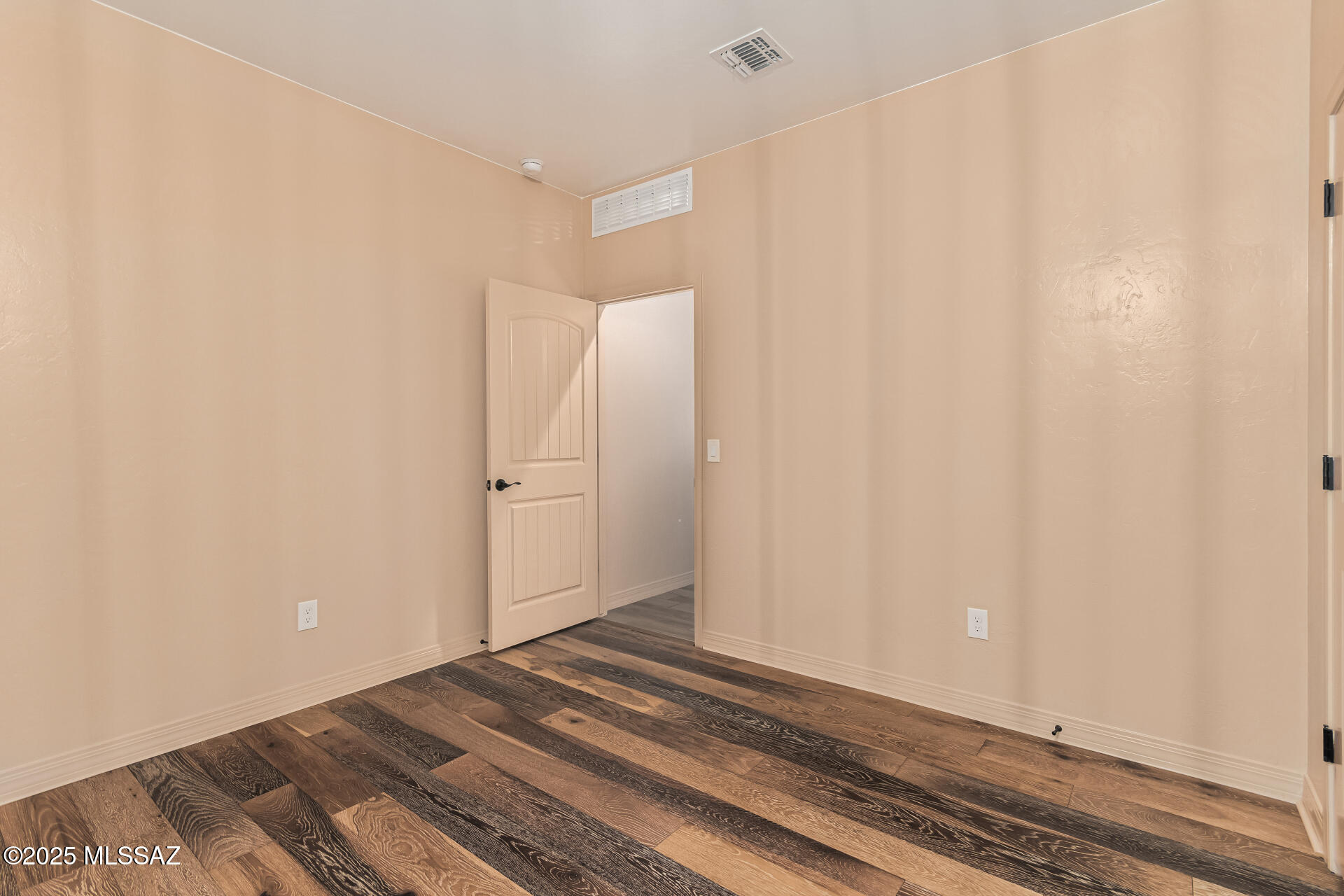 10317 S Wheel Spoke Lane