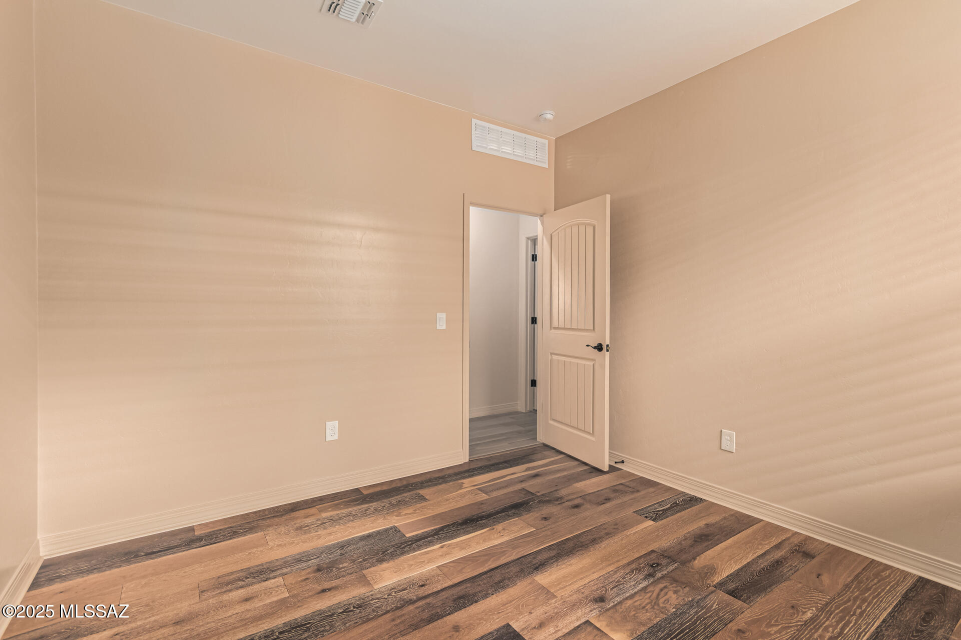 10317 S Wheel Spoke Lane