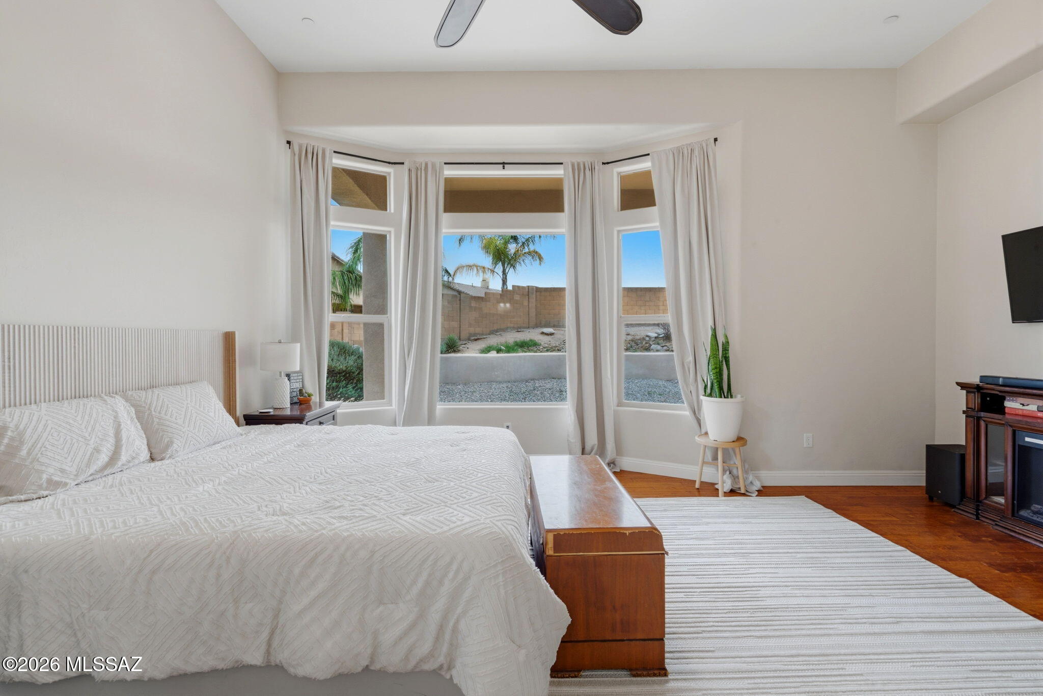 1220 W Calabria Court