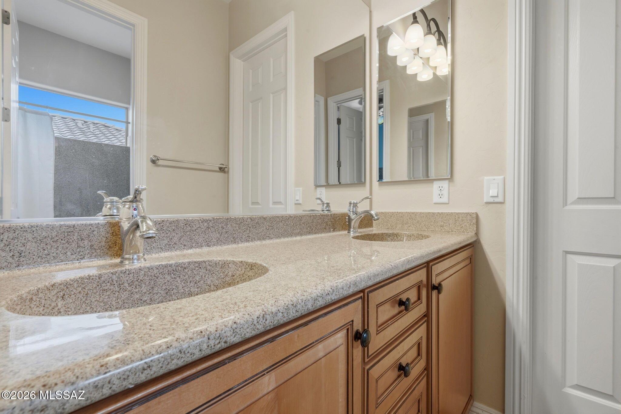 1220 W Calabria Court