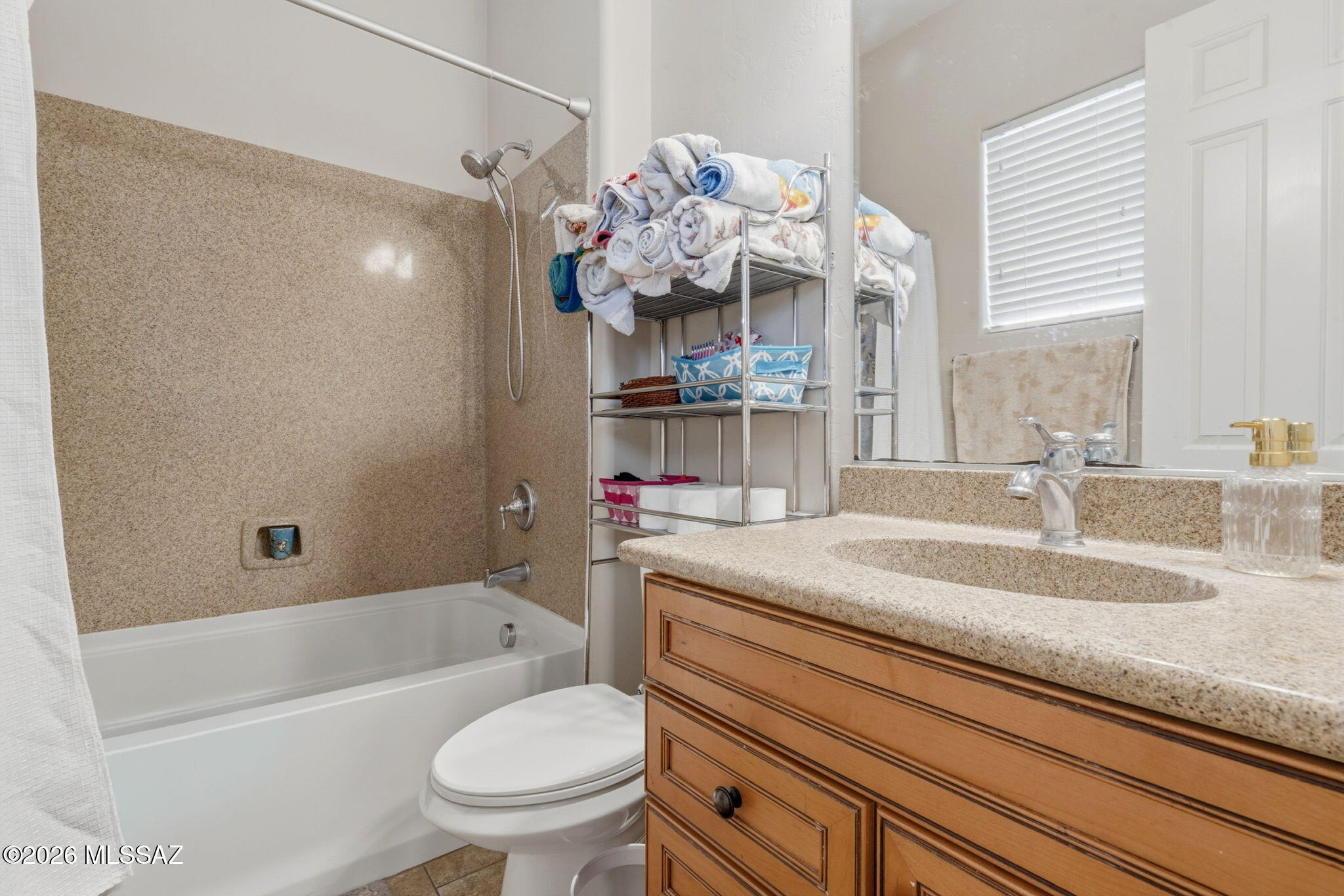 1220 W Calabria Court