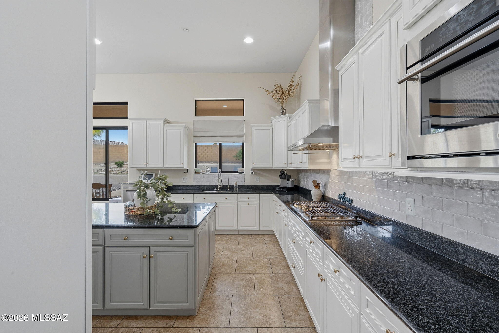 1220 W Calabria Court