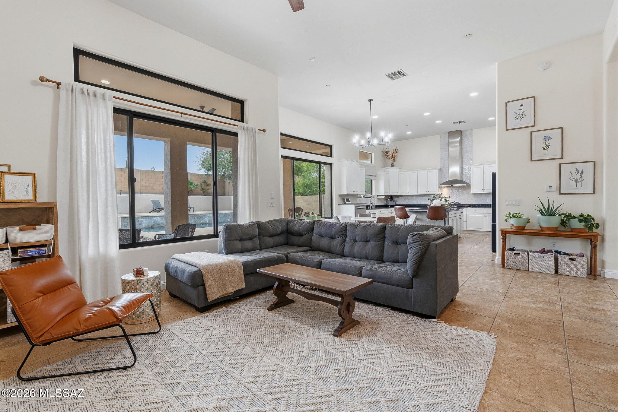 1220 W Calabria Court